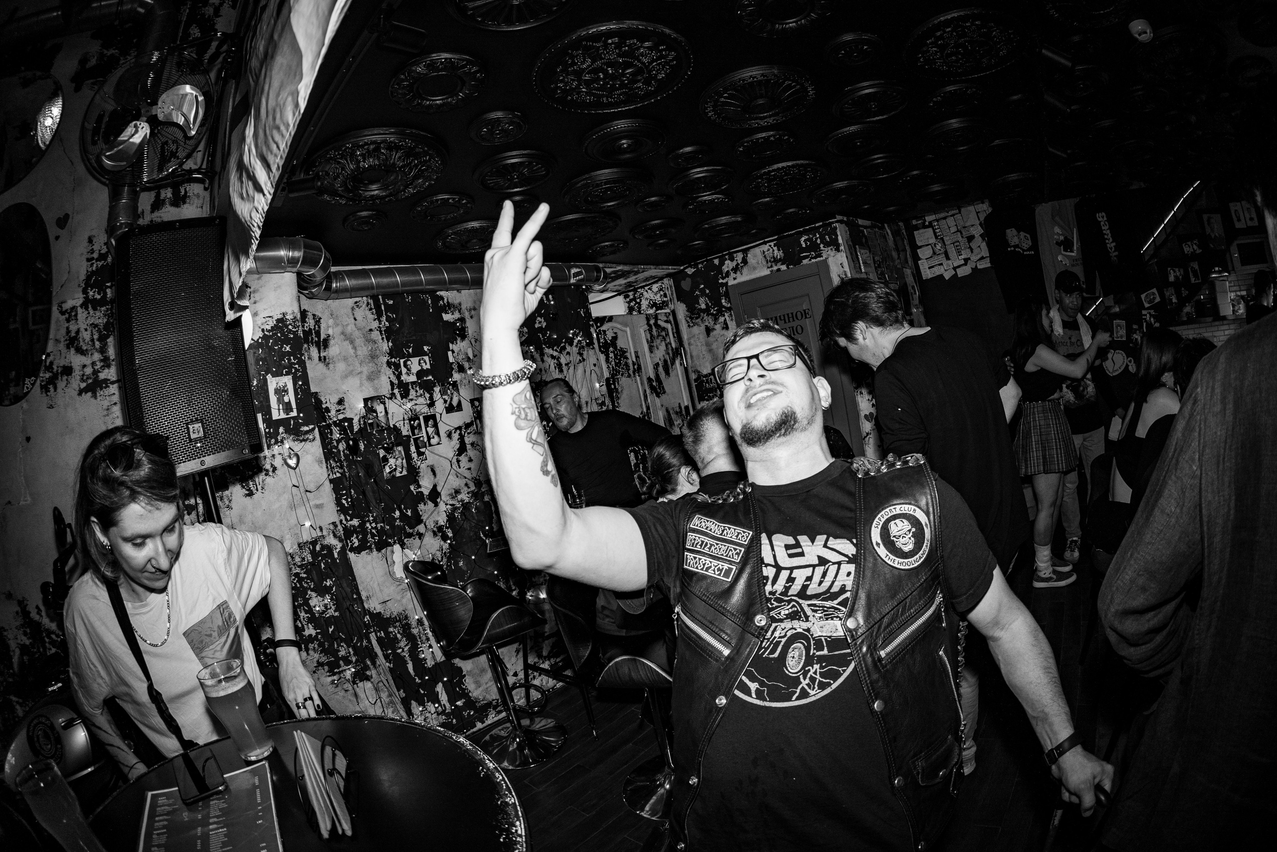 Панк-вечеринка в Баре разбитых сердец. Концертный и репортажный фотограф в Санкт-Петербурге Слава Пахомов