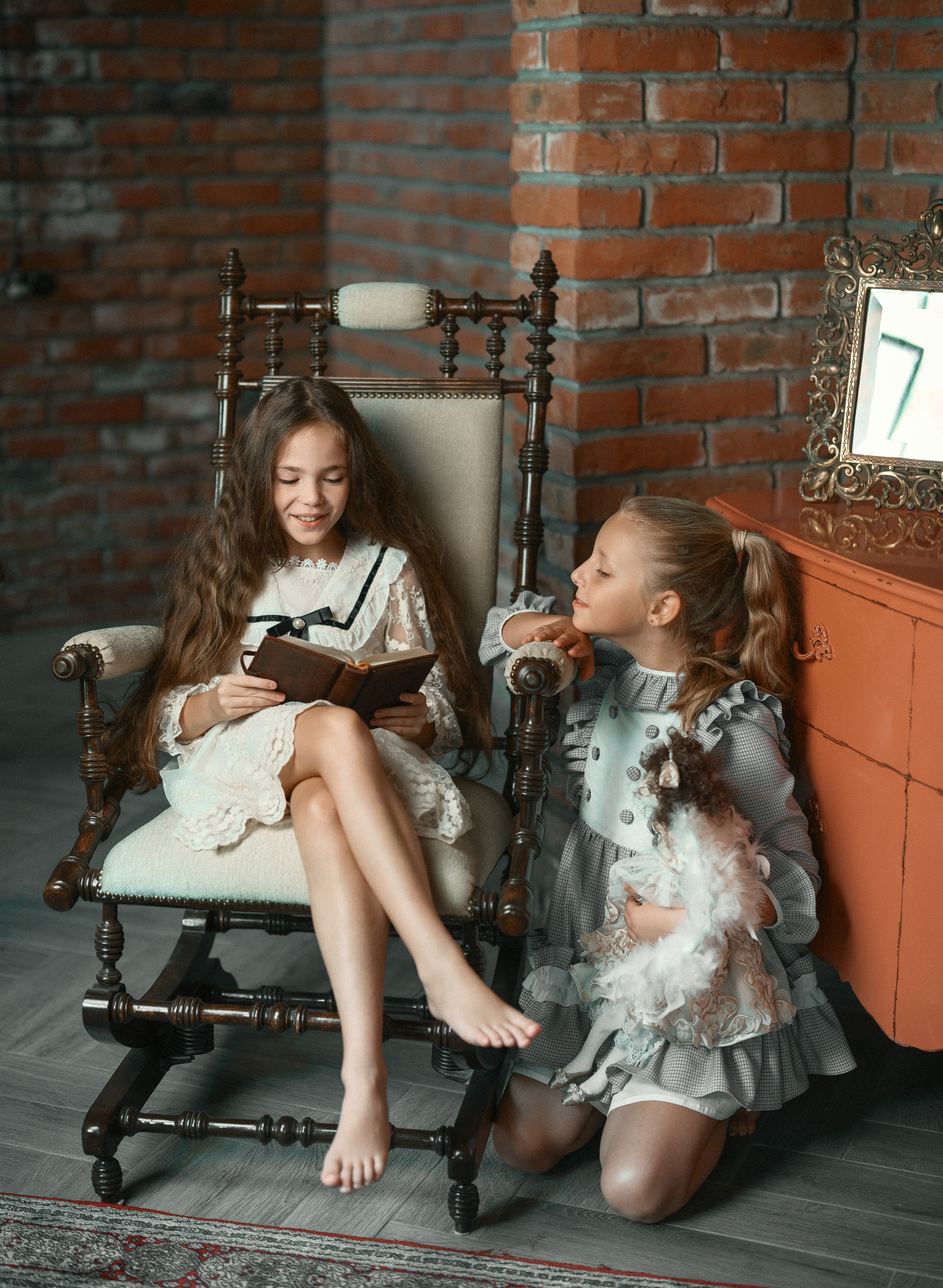 Примеры стилизации портретов и нестандартного света. Фотограф Олег Сотник