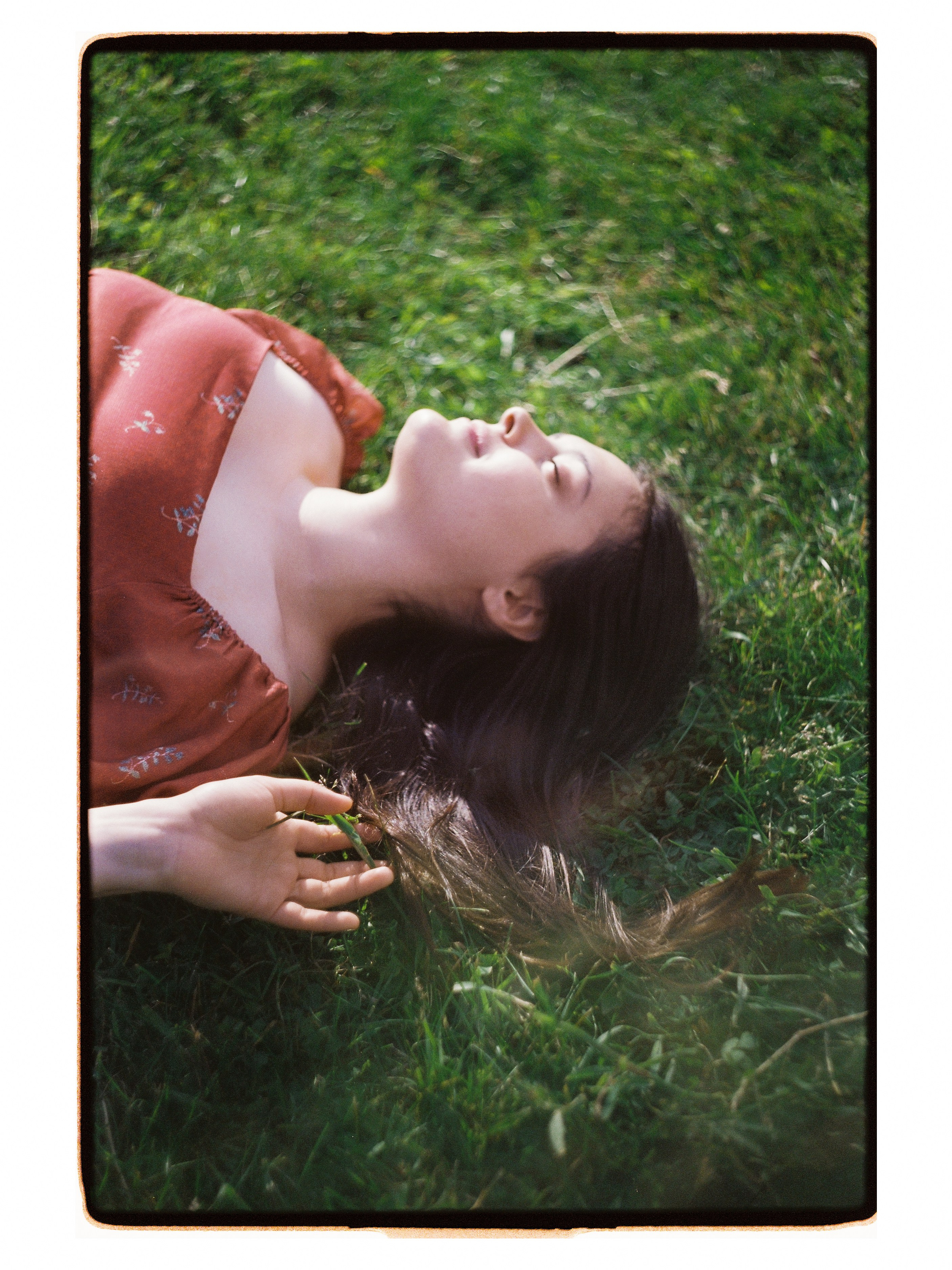 Фотосессия для подруг на плёнку 35 мм в Санкт-Петербурге. Светлана Гопанюк. Портретный фотограф. Санкт-Петербург. СПб