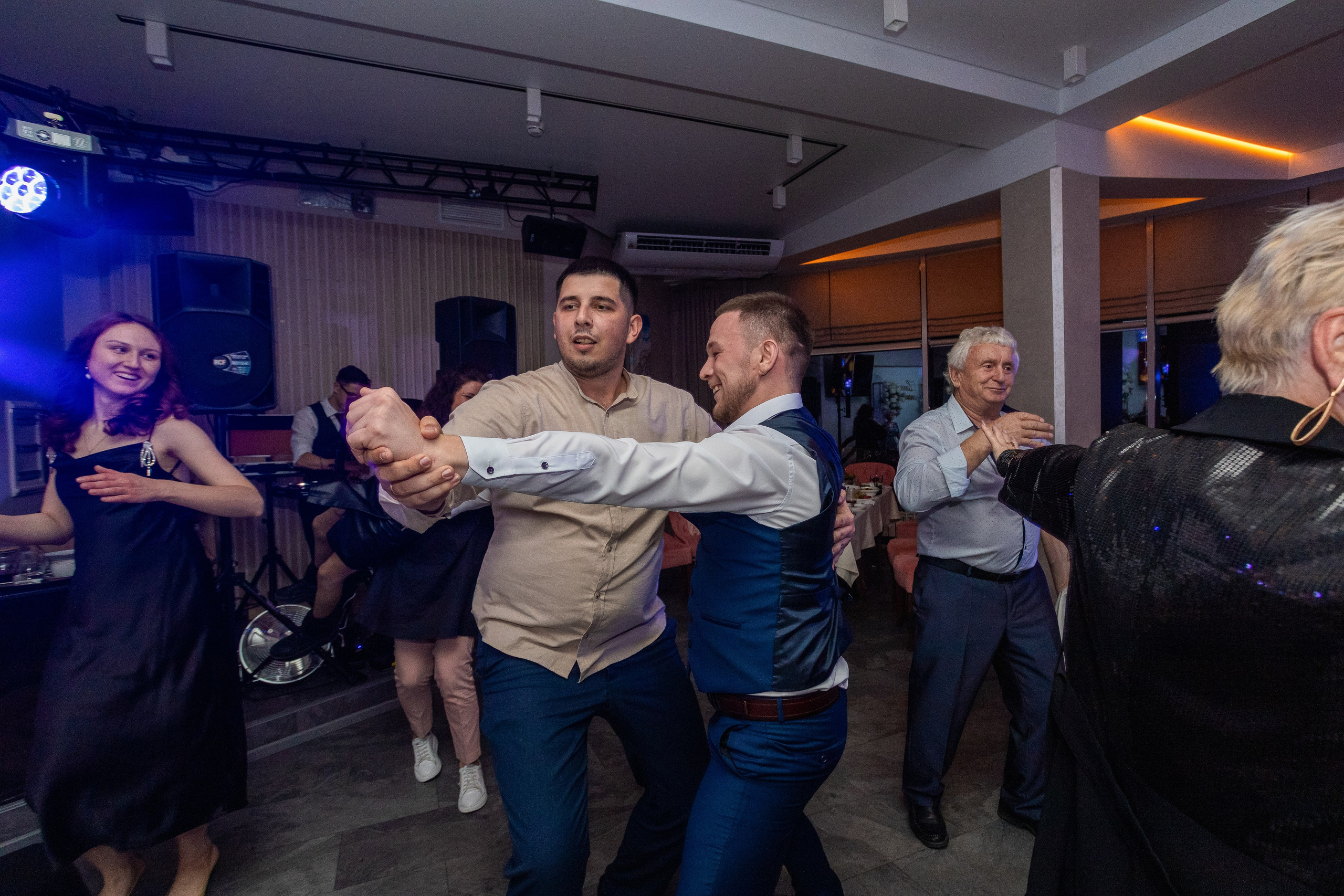 Банкет Иван и Даниэла. Репортажный фотограф Анапа