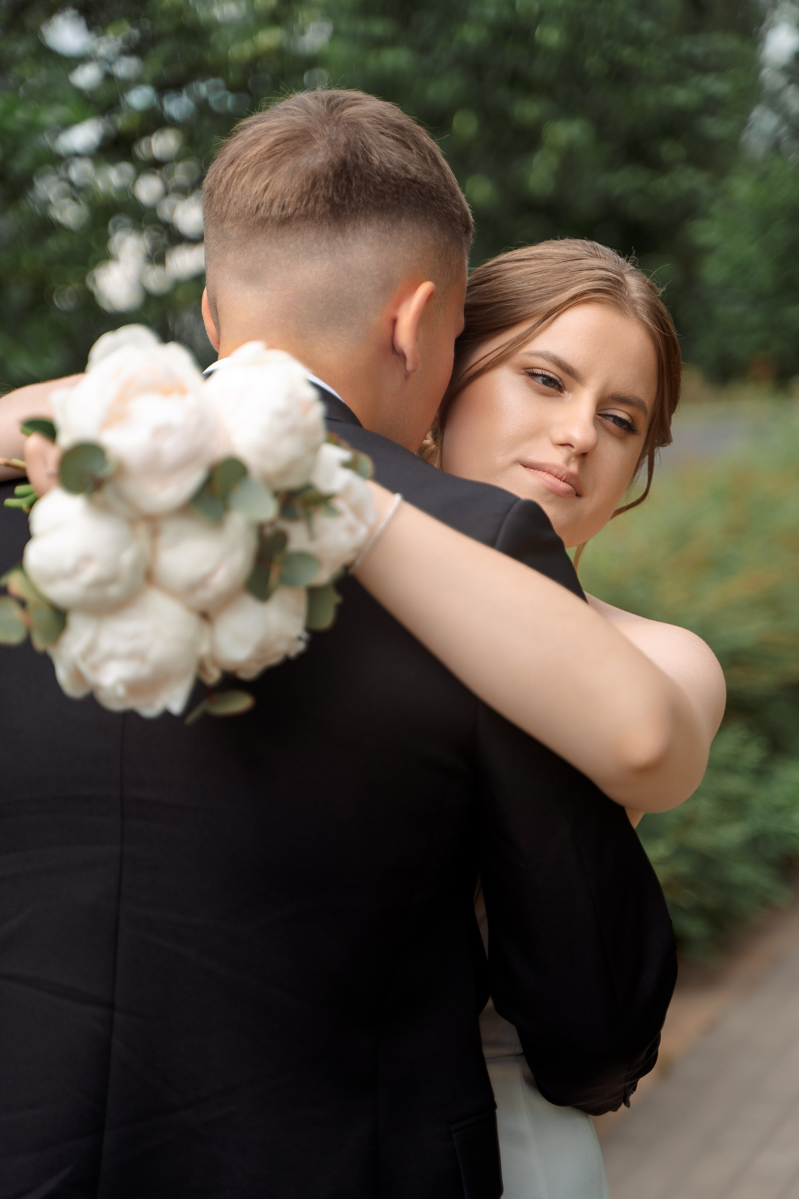 У загса. Фотограф Мария Зайчик