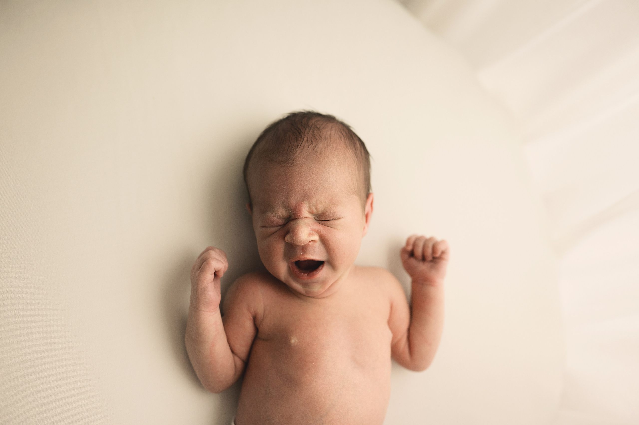 как зевают новорожденные дети