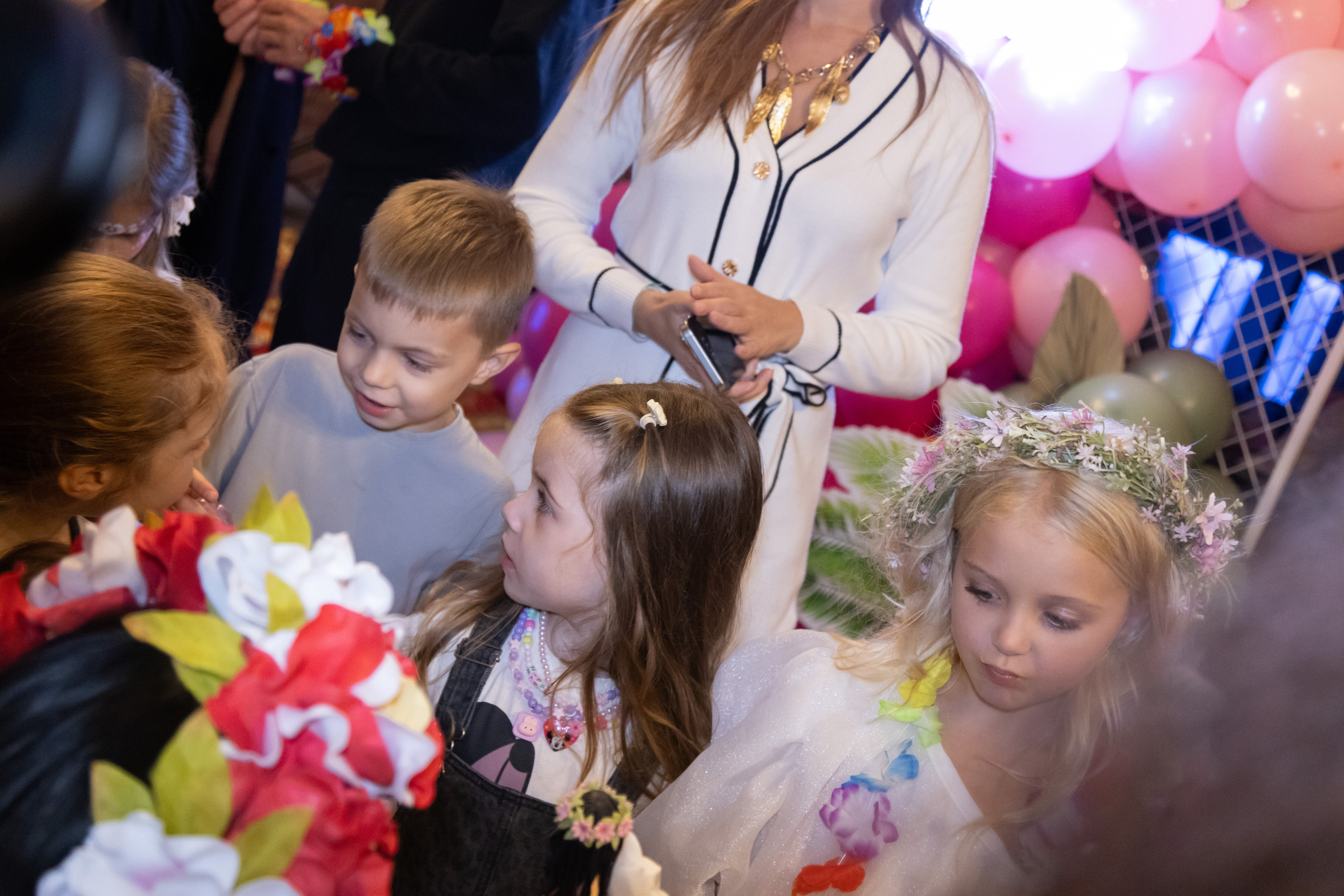 День Рожденья Оливия 7 лет. Портретный Студийный и уличный фотограф Москва. Индивидуальные, Семейные, Беременность, Будуар, Каталог, контент съемки для блога и бизнеса