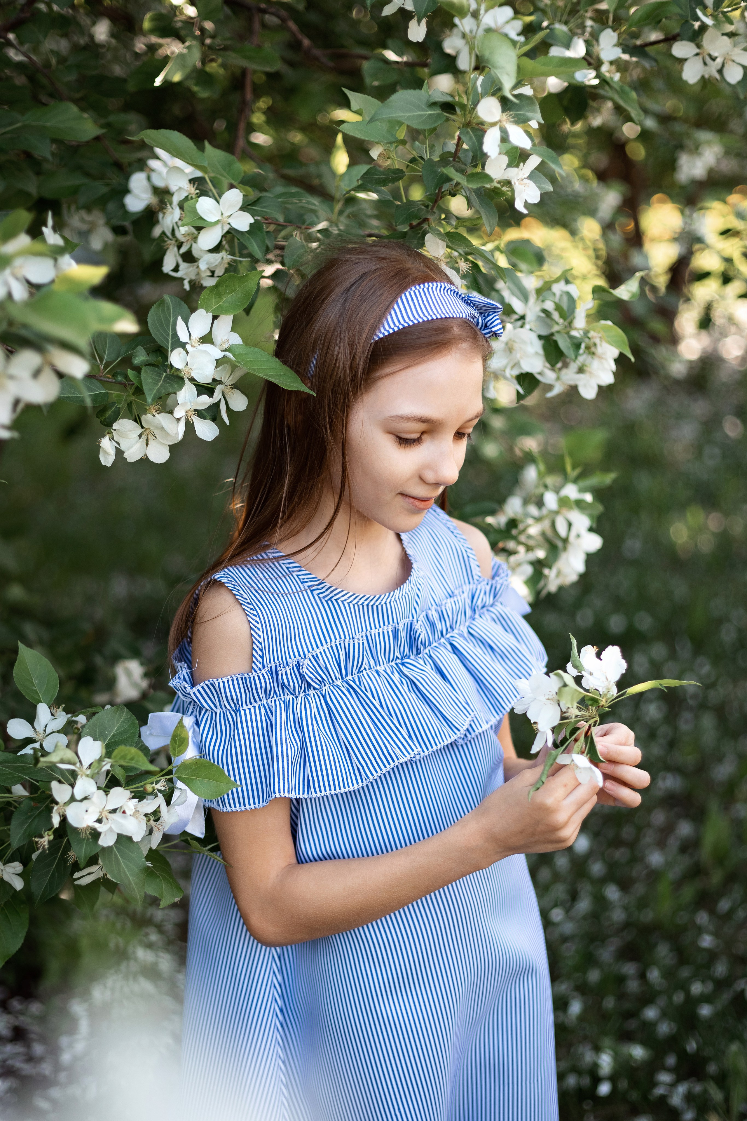 Цветение яблони 2023. Фотограф Пермь. Свадьбы. Семья и дети, школа, д. сад. Фотокниги