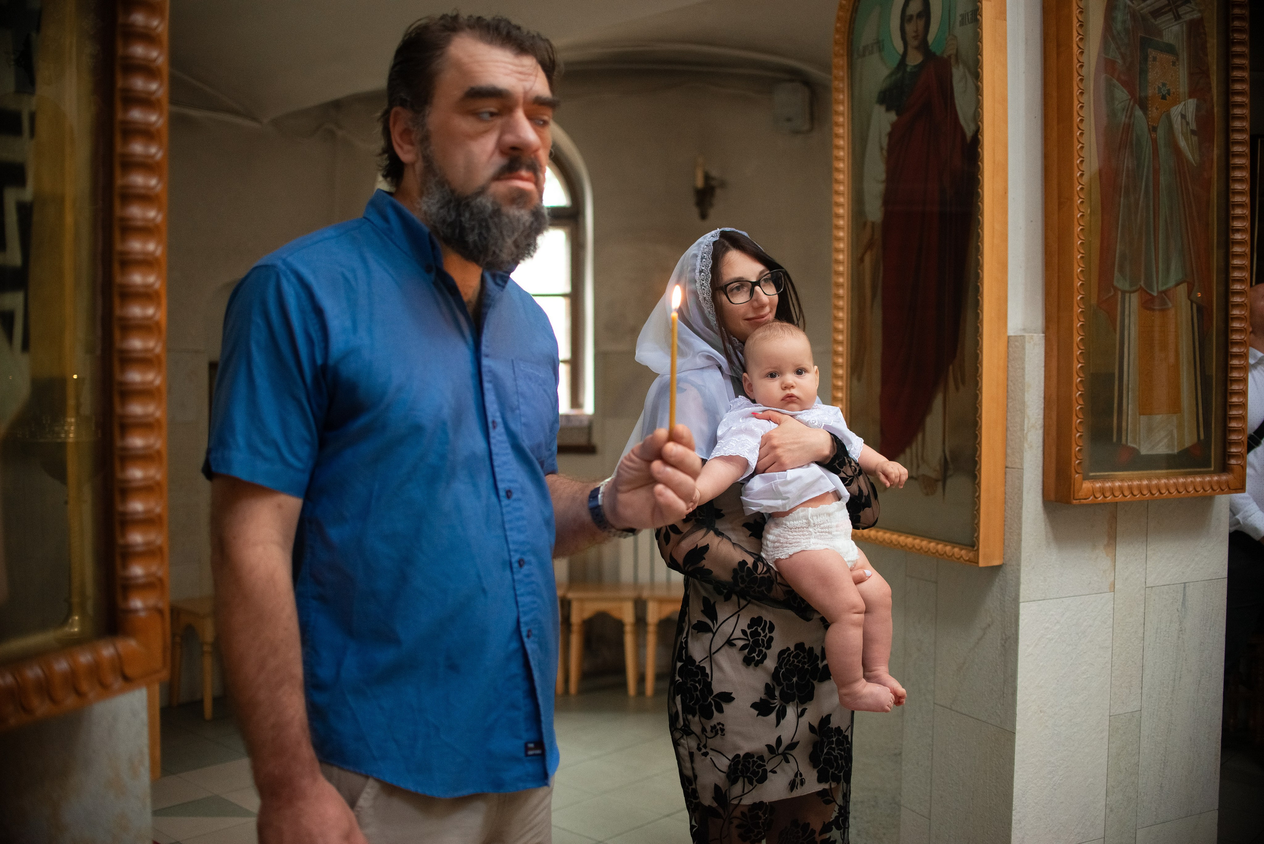 Крещение Дианы в хр. Иконы Минской. Семейный фотограф на выписку из роддома и крещение Минск Настя Гришук