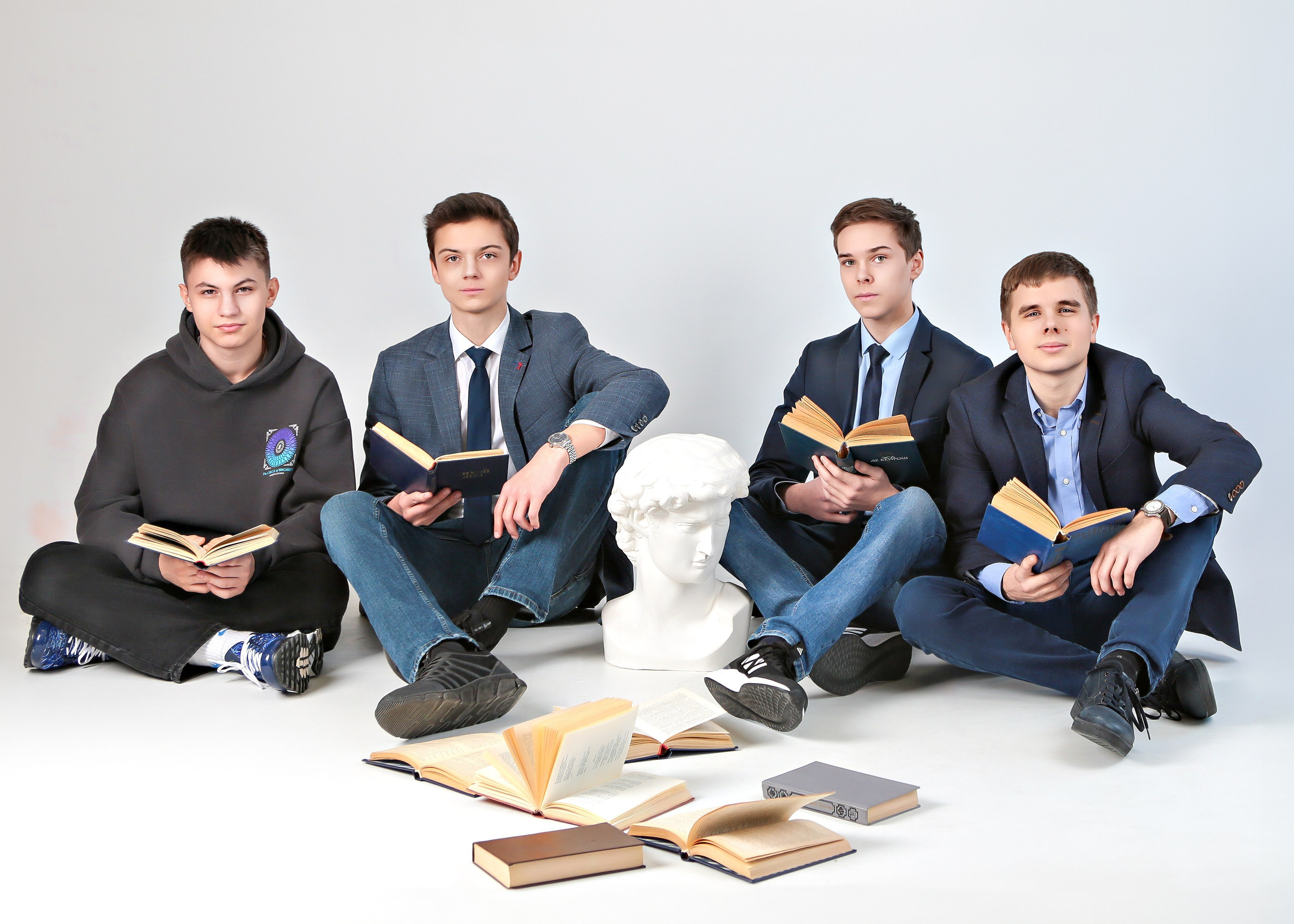 Друзья. Выпускные альбомы и школьный фотограф в Подольске, Троицке, Щербинке, Москве и Московской области