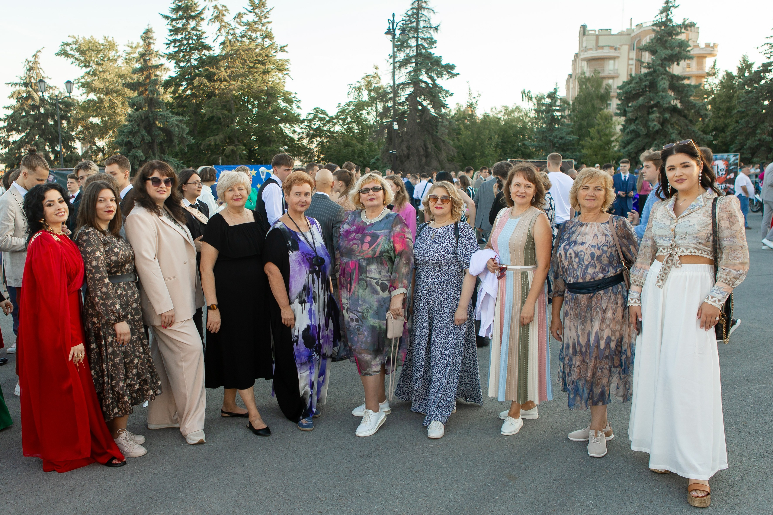 Выпускной Гимназия 12 2024 г. Свадебный и портретный Фотограф в Липецке Дмитрий Котюков