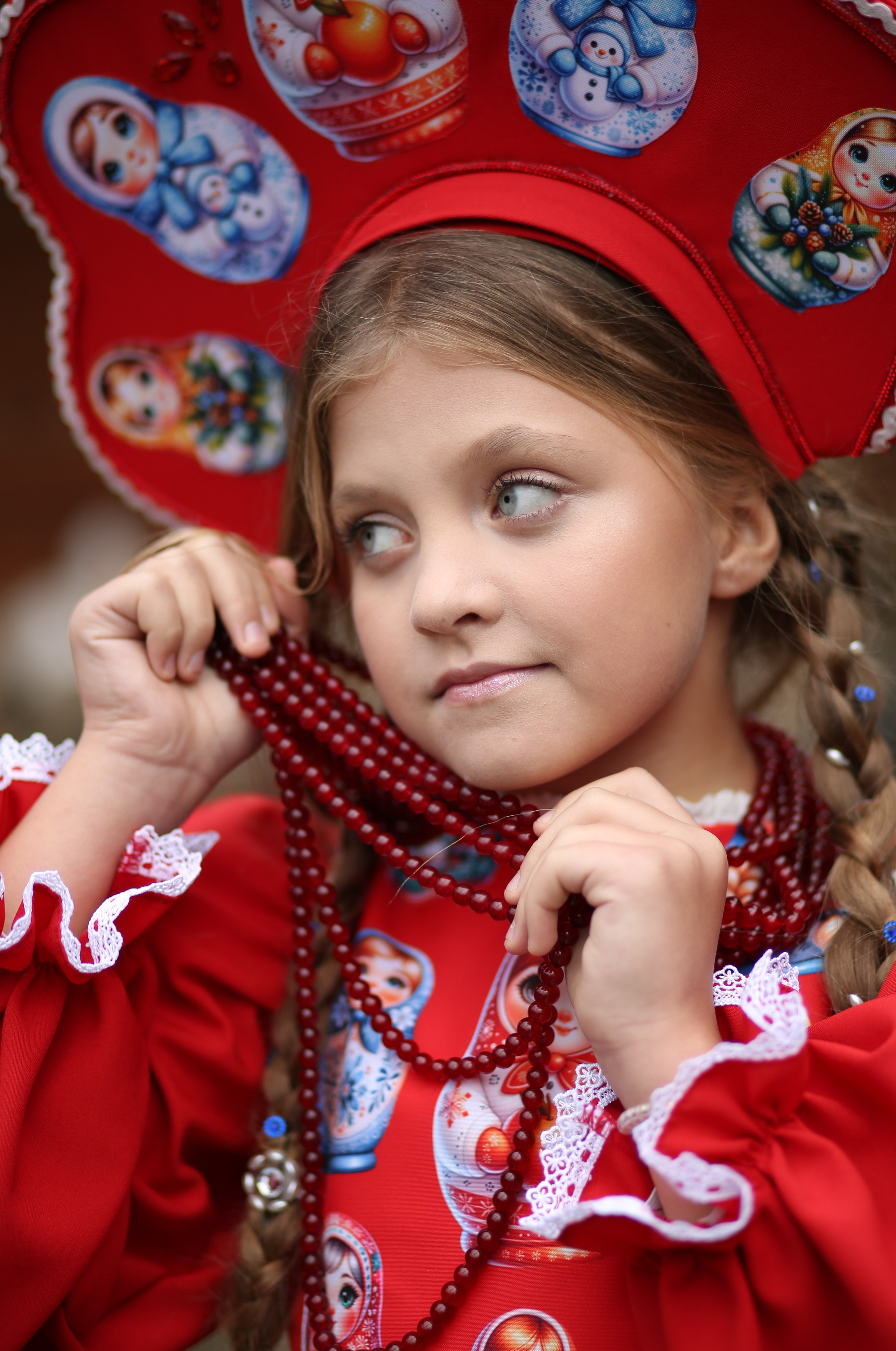 аренда кокошника " матрёшка красная" 500р. сутки.