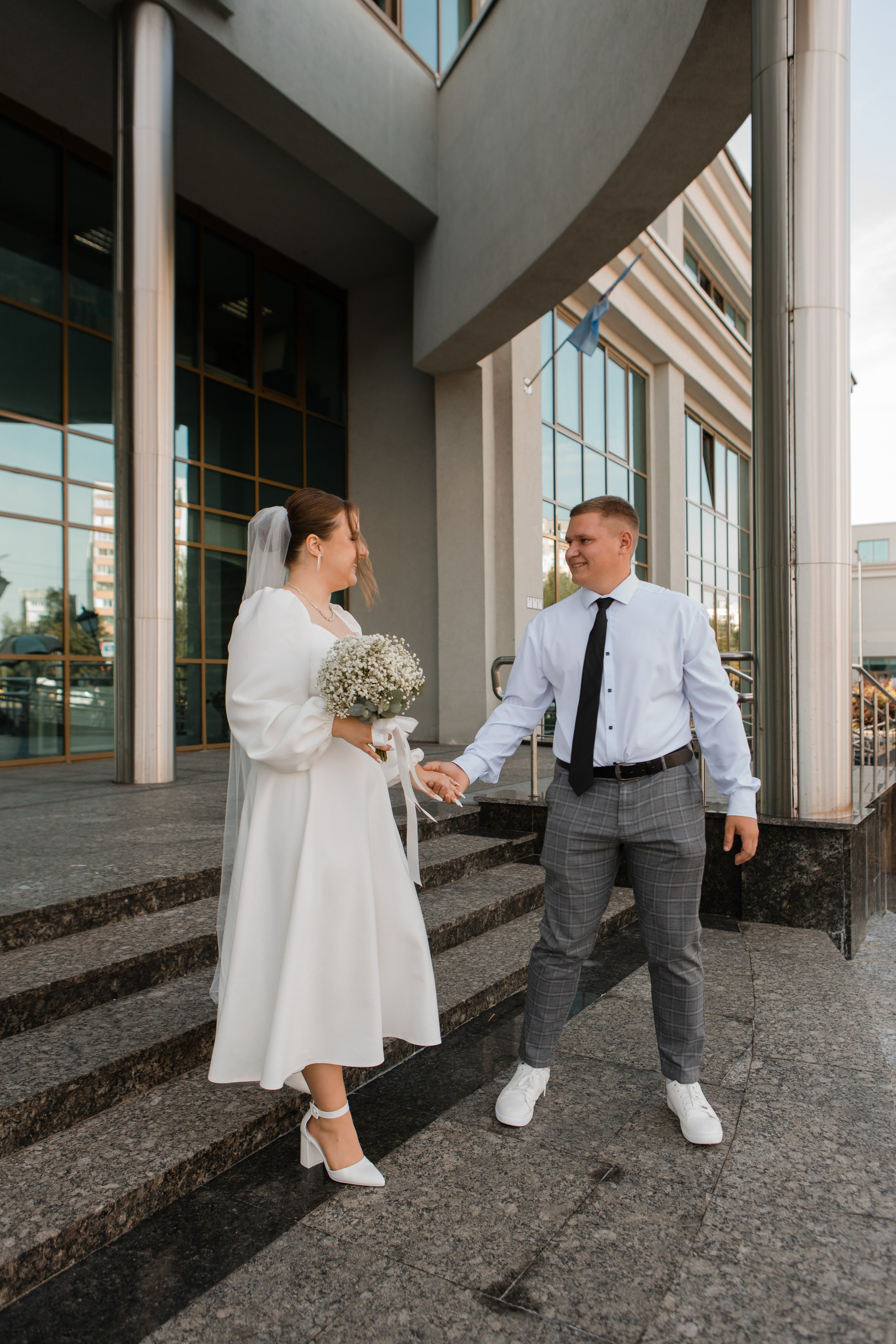 Отдел ЗАГС Администрации Московского района. Видеосъемка и фотосъемка свадеб. Фотограф и оператор на свадьбу. Видеосъемка подкастов, собственная видео-фотостудии. Предметная фотосъемка
