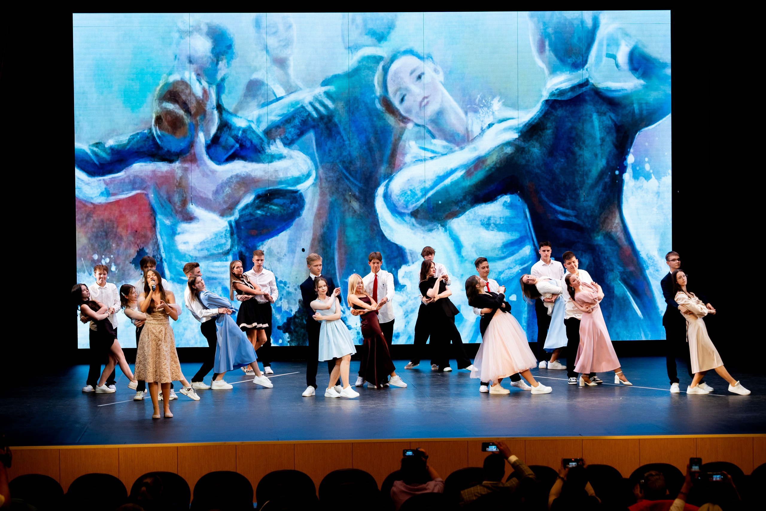 Выдача аттестатов 9 классы. Фотограф Юлия Попова