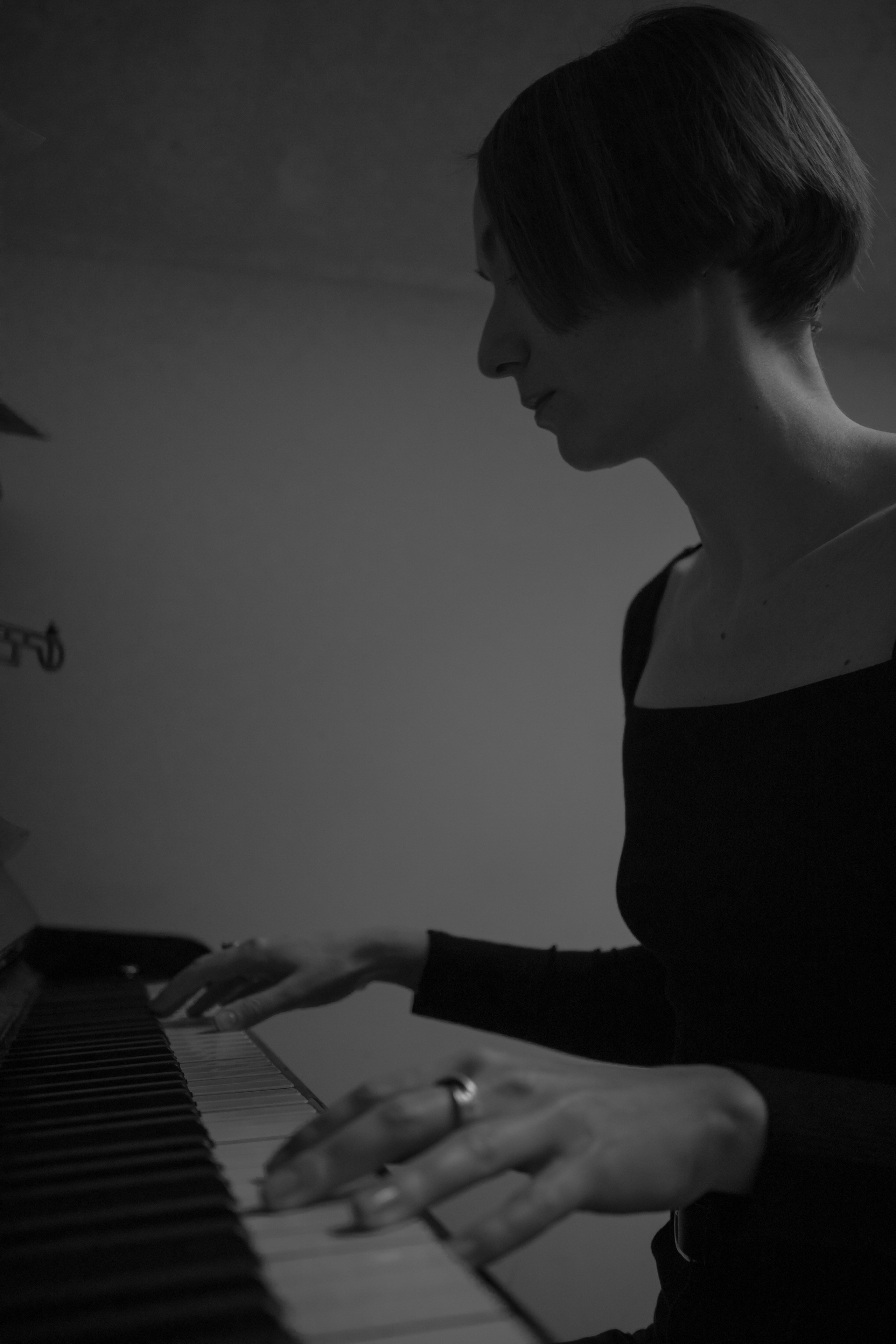 Women`s photosession as a gift for Bday. Portrait photographer in Tivat Montenegro Katerina Kirsanova