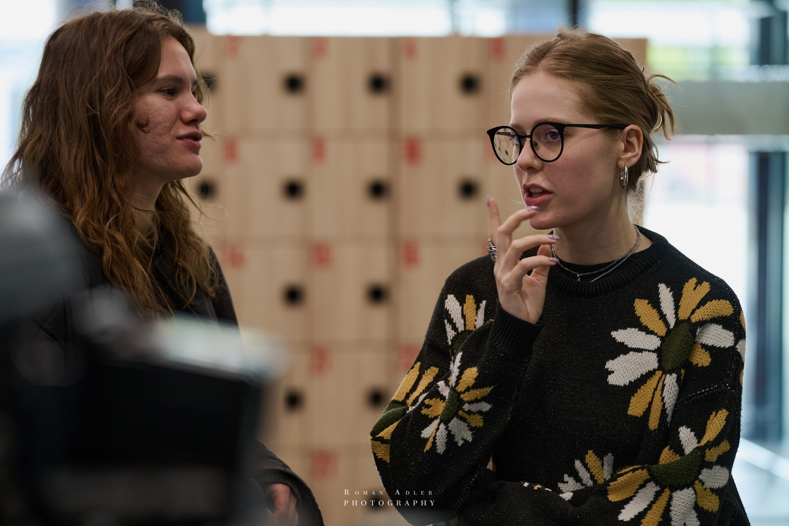 Репортаж со съёмок фильма «Своя в доску». Фотограф Роман Адлер