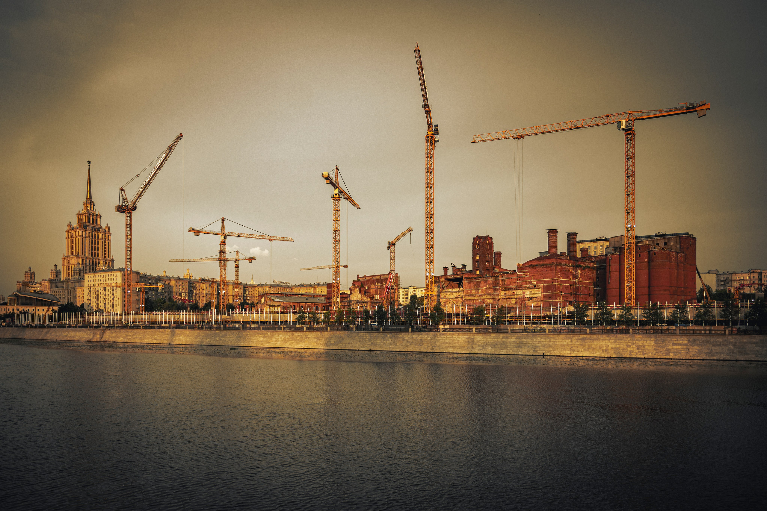 Фотопрогулка. Москва. Июль 2023. Фотограф Роман Адлер