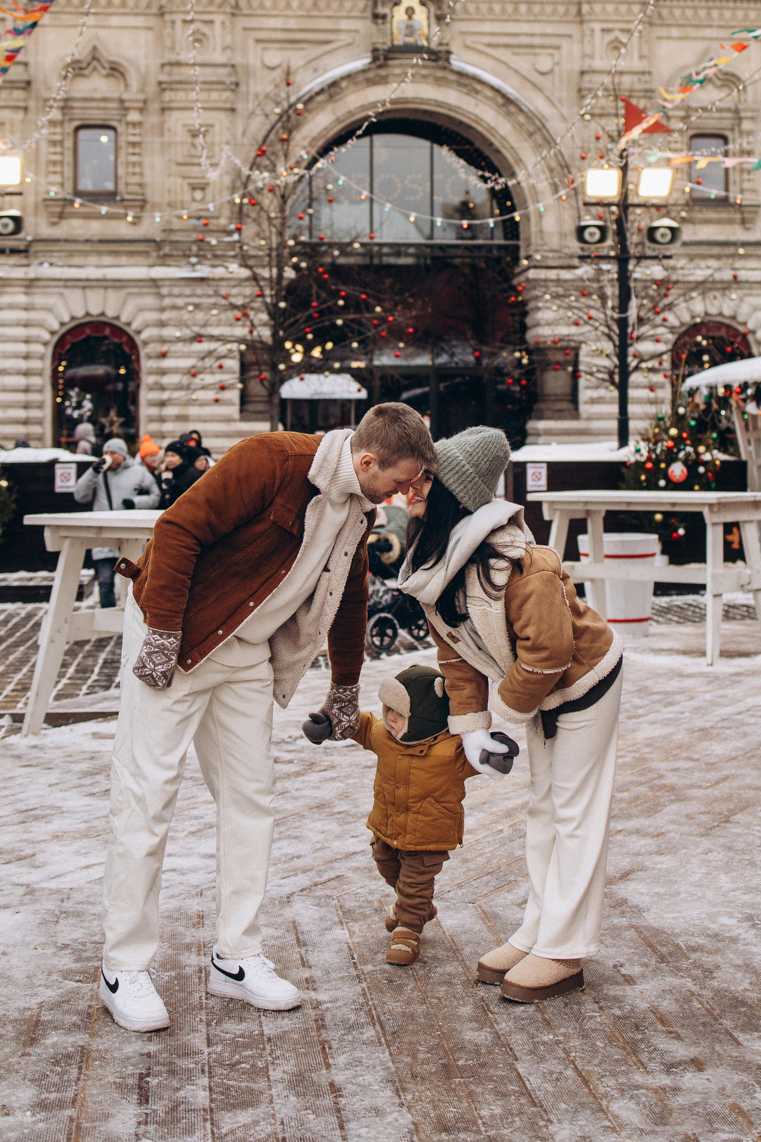 Марьям, Михаил и Лев на Рождественской ярмарке. Семейный фотограф в Москве Марина Петра