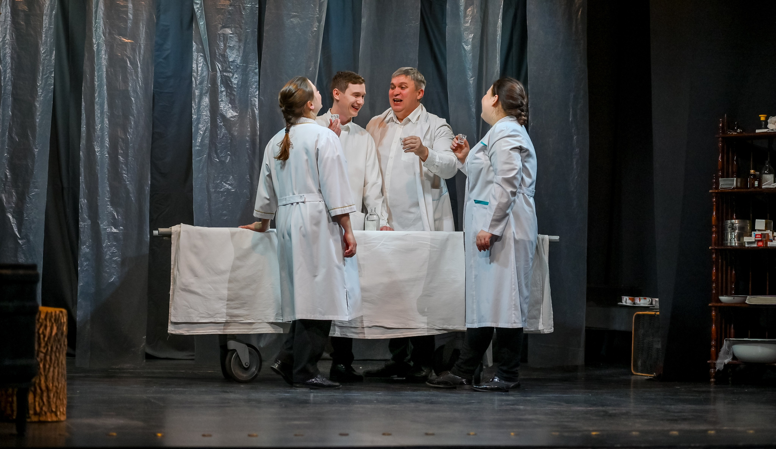 «Записки юного врача» в Театре Артиста 01.03.2024. Репортажный профессиональный фотограф-любитель