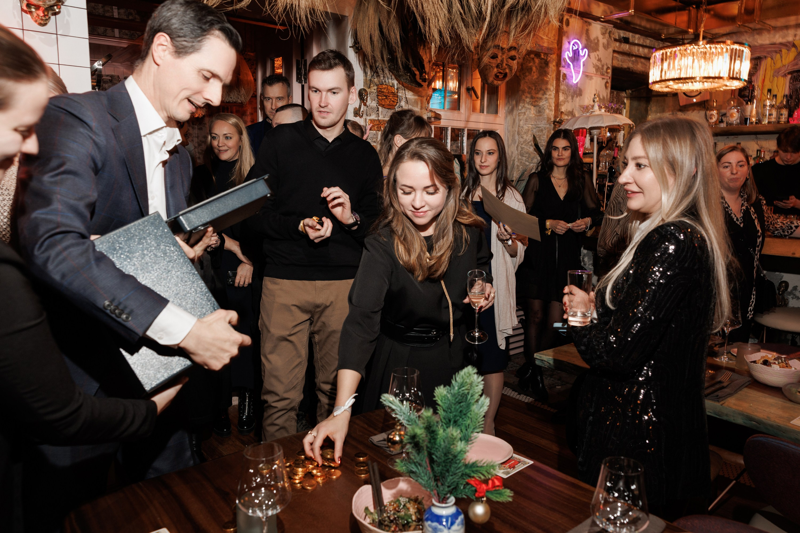 Новогодний корпоратив в Villa Mr Pinky. Фотограф в Санкт-Петербурге — Сергей Петров