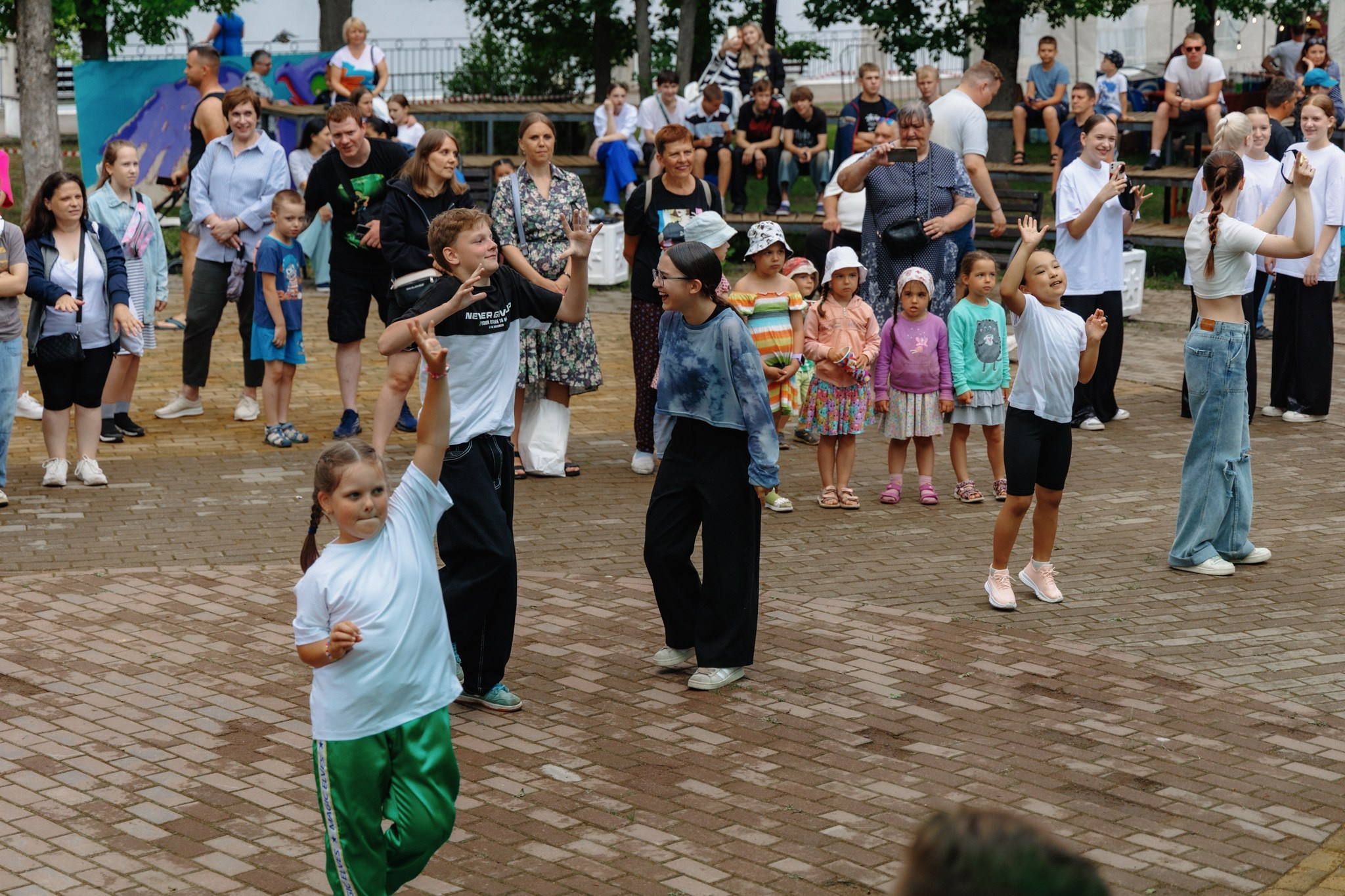 День молодёжи в парке 40-летия ВЛКСМ. Свадебный и семейный фотограф в г. Волхов Алексей Кочерыжкин