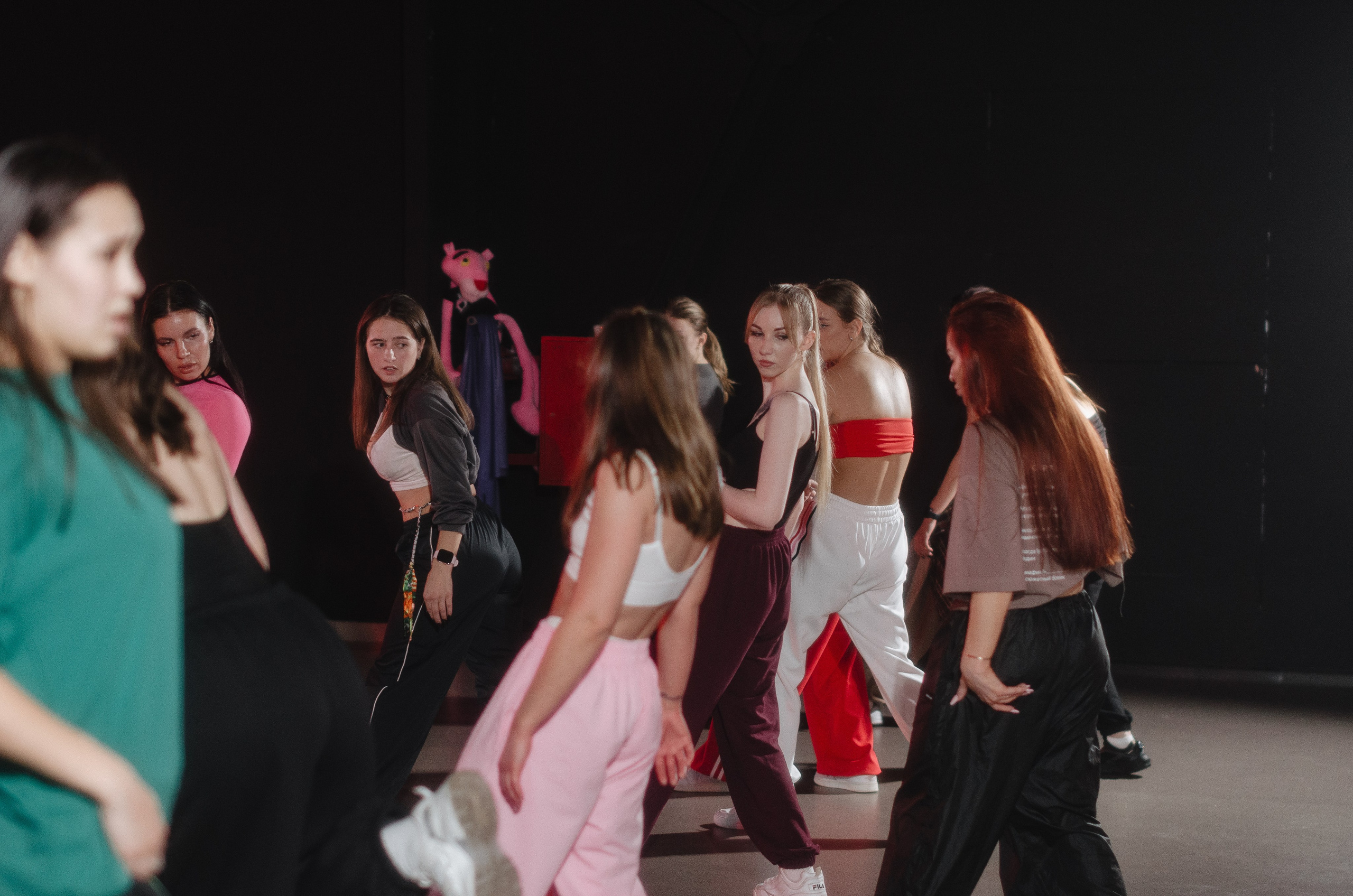 Мастер-классы по High Heels/Girly hip-hop от Оксаны ATTA. Денисова Аля — фотограф для парных съемок и индивидуальных историй в Барнауле