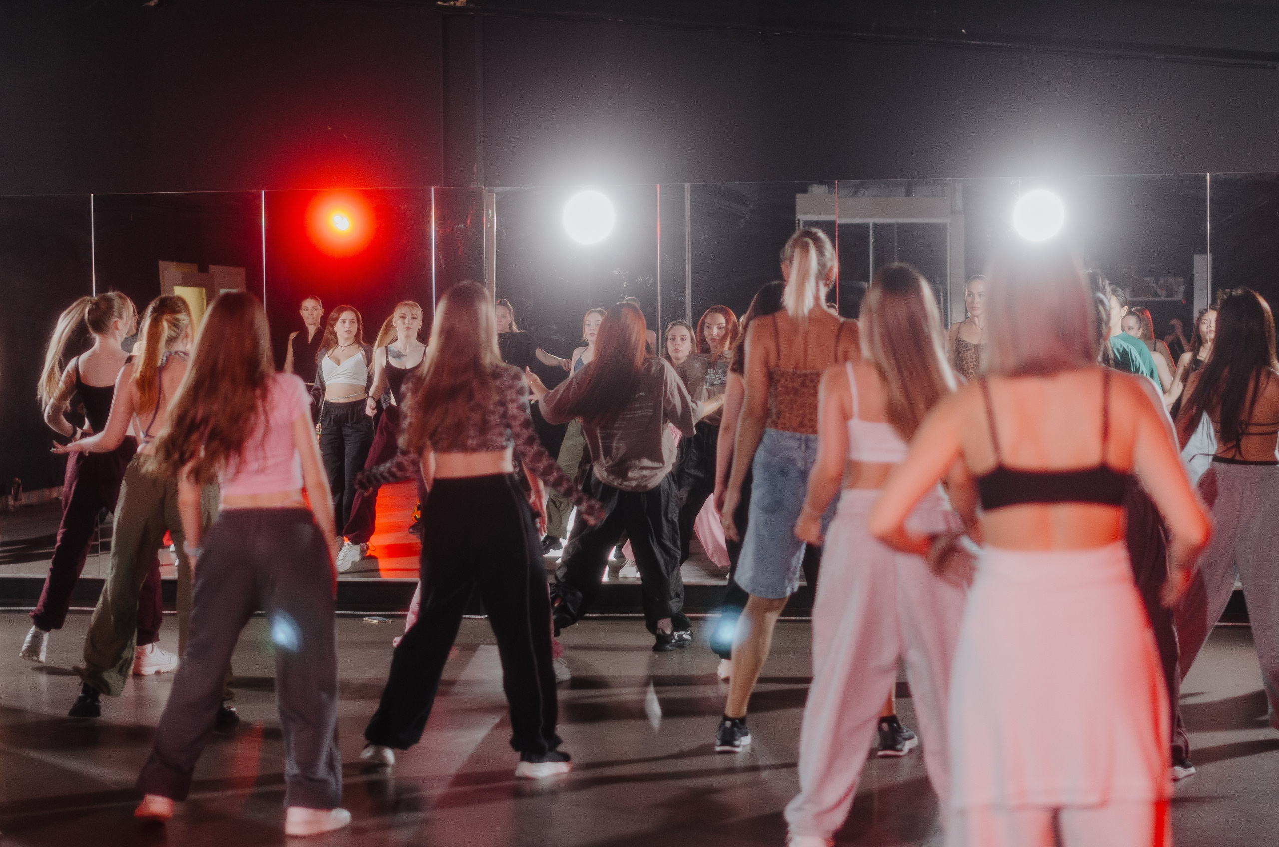 Мастер-классы по High Heels/Girly hip-hop от Оксаны ATTA. Денисова Аля — фотограф для парных съемок и индивидуальных историй в Барнауле