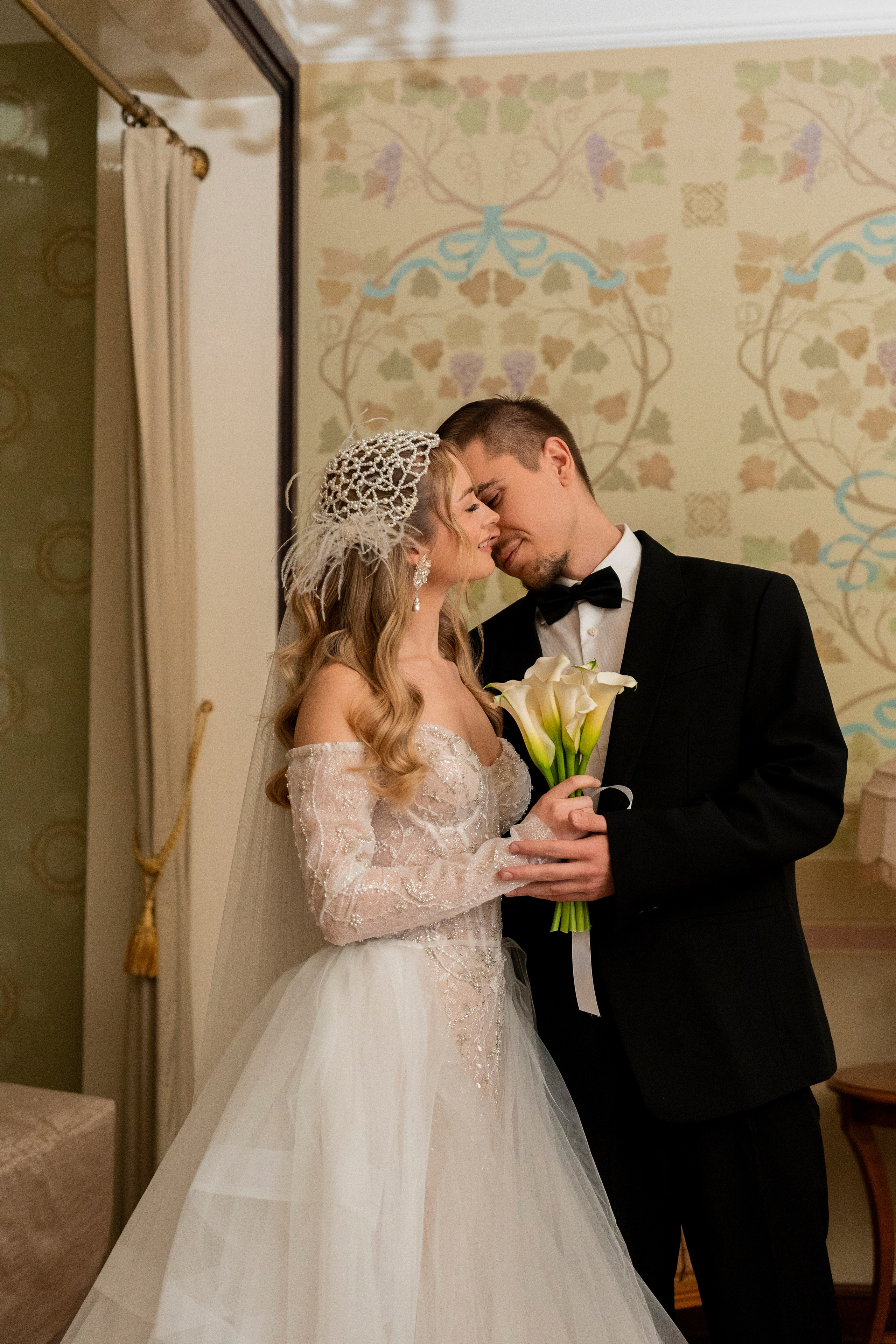 Свадебная фотосессия в отеле Метрополь. Свадебный фотограф в Москве Анна Полушина