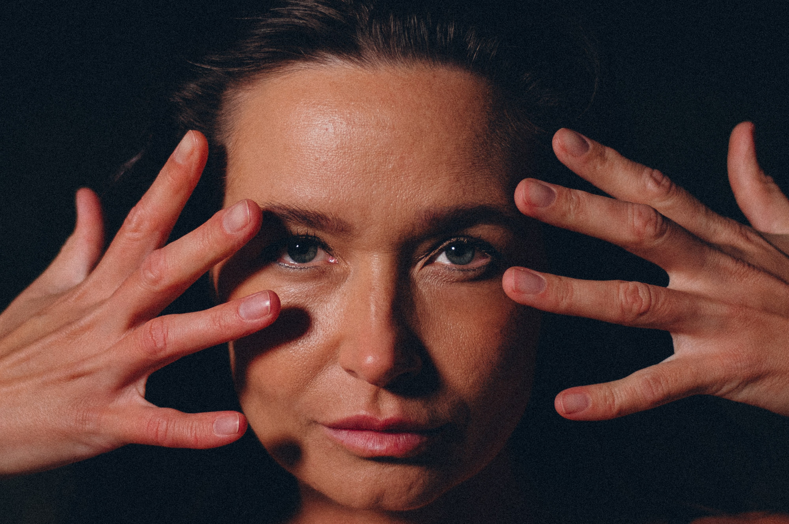 Оля в поле. Фотограф Дмитрий Пименов