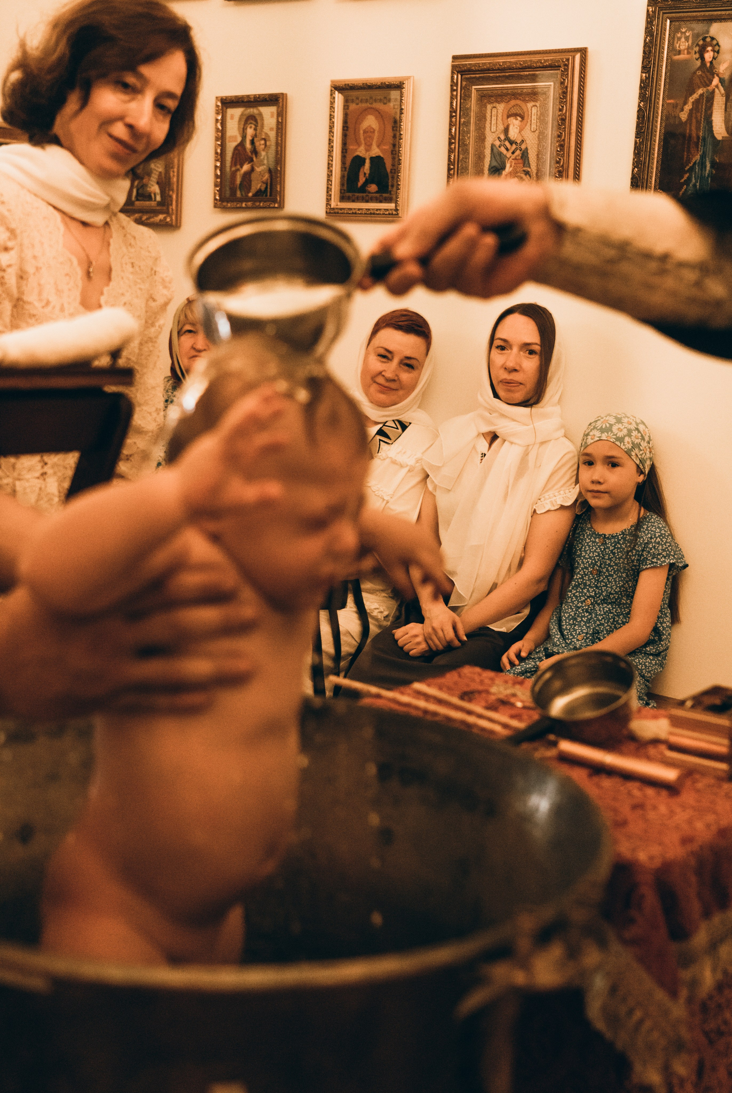 Таинство крещение в Москве. Семейный, ньюборн фотограф, фотограф на роды в Москве, Виктория Тюльдюкова