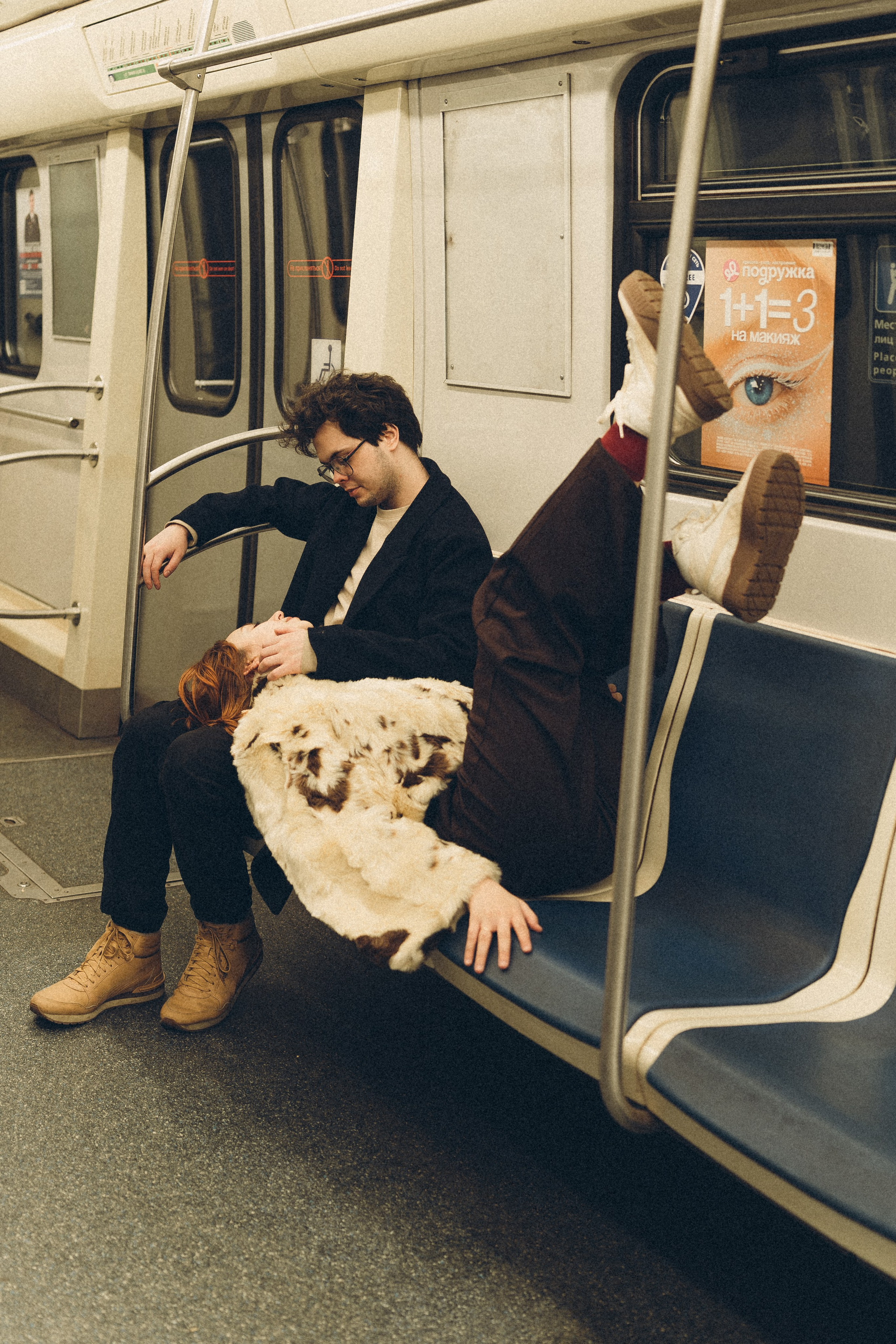 НОВОГОДНЯЯ ФОТОСЕСИИЯ ПАРЫ В МЕТРО ЛЮБОВЬ. Профессиональный фотограф, Санкт-Петербург — Виктория Богомолова