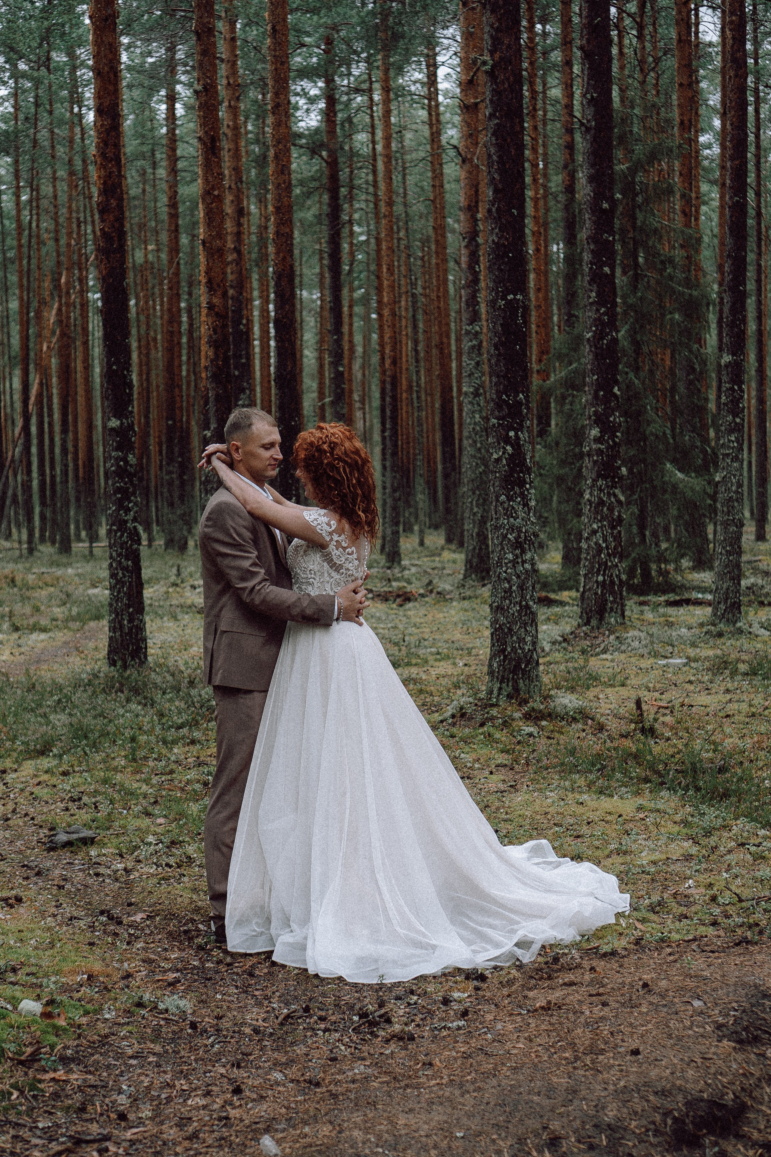 СВАДЕБНАЯ ФОТОСЕССИИЯ ПАРЫ В ГОРОДЕ ПРИОЗЕРСК В СОСНОВОМ ЛЕСУ И С ПИКАПОМ. Профессиональный фотограф, Санкт-Петербург — Виктория Богомолова