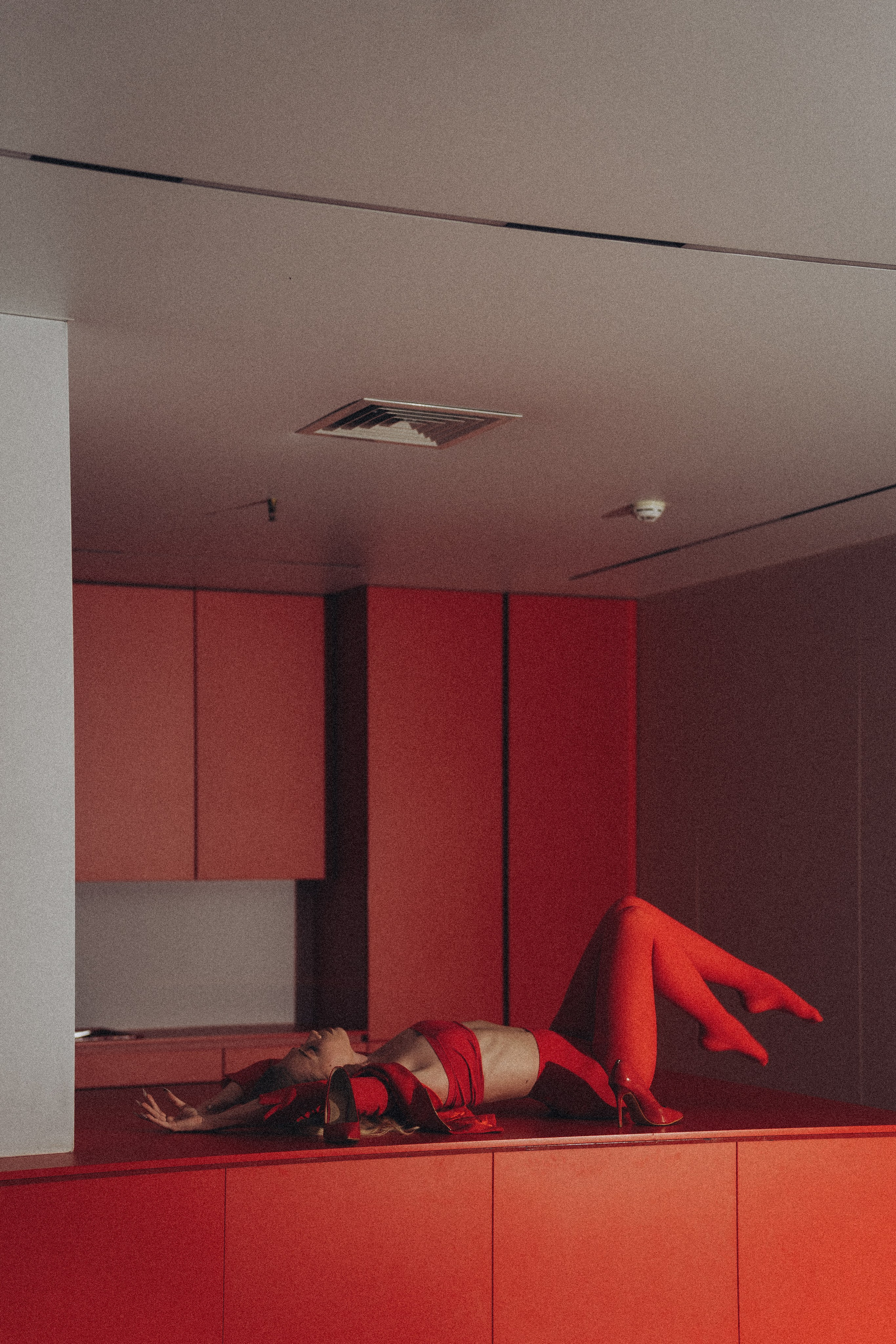 ФОТОСЕССИЯ К НОВОМУ ГОДУ В СТУДИИ С ЕЛОЧКОЙ КРАСИВЫЙ ОБРАЗ. Профессиональный фотограф, Санкт-Петербург — Виктория Богомолова