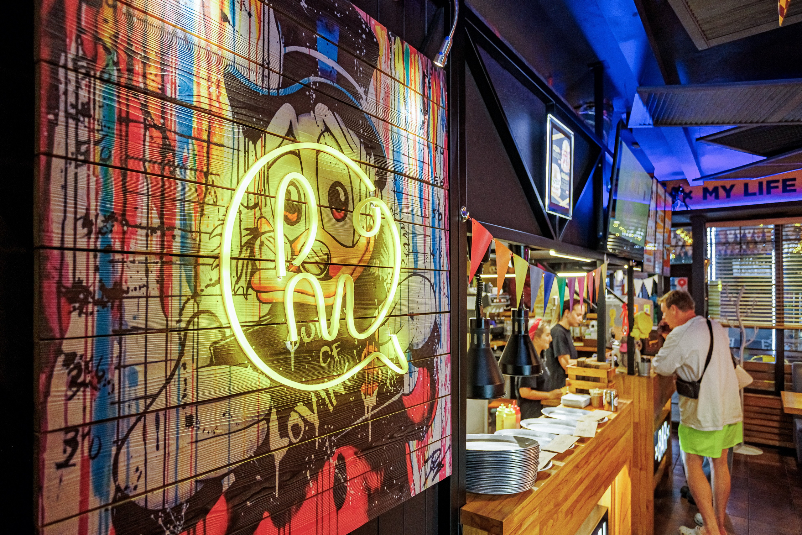 Бургерная «Краснодарский Парень». Свадебный, семейный, интерьерный фотограф в Краснодаре Денис Голощапов