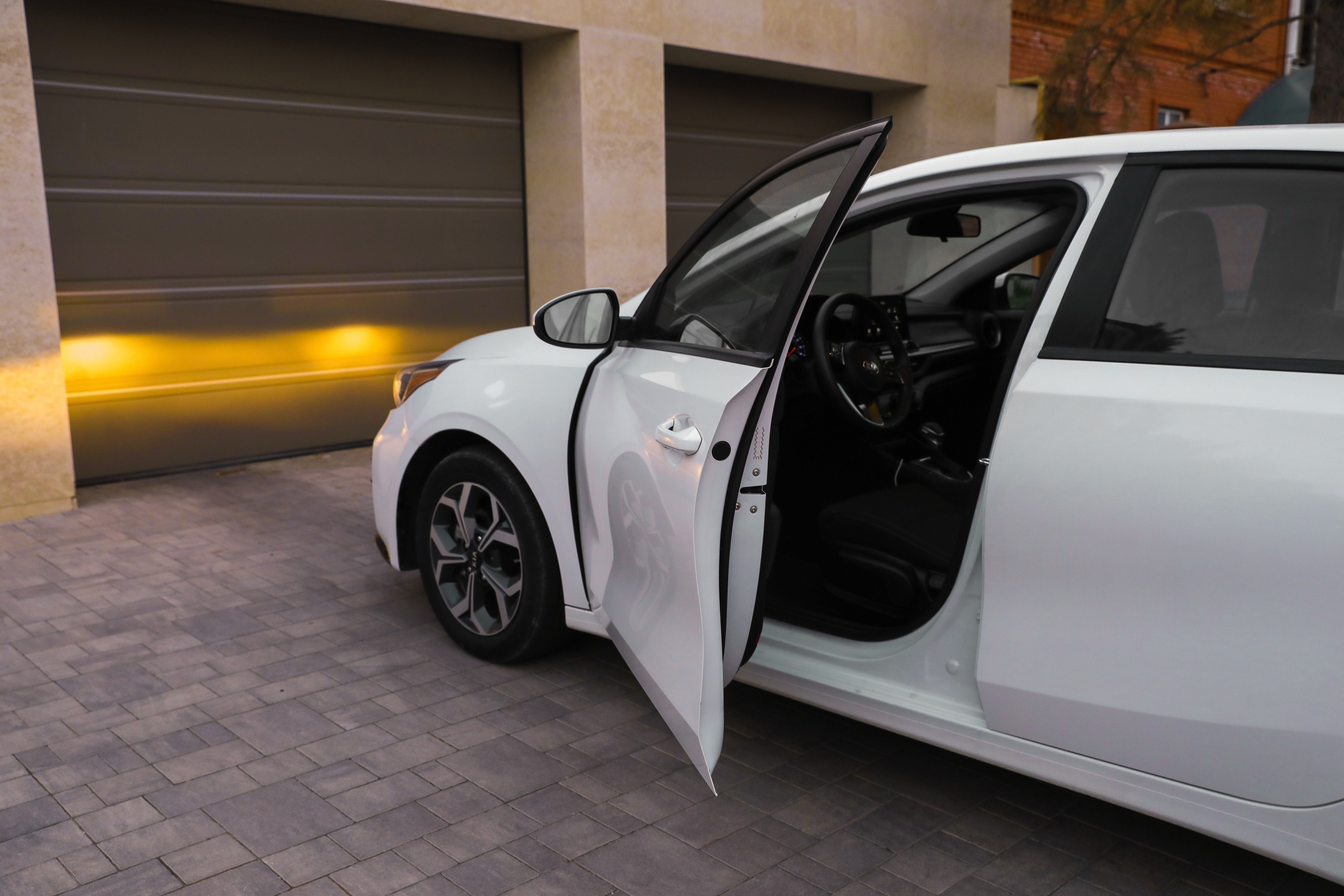 АВТО. Photographer Viktoriya Markushina «My world throug»