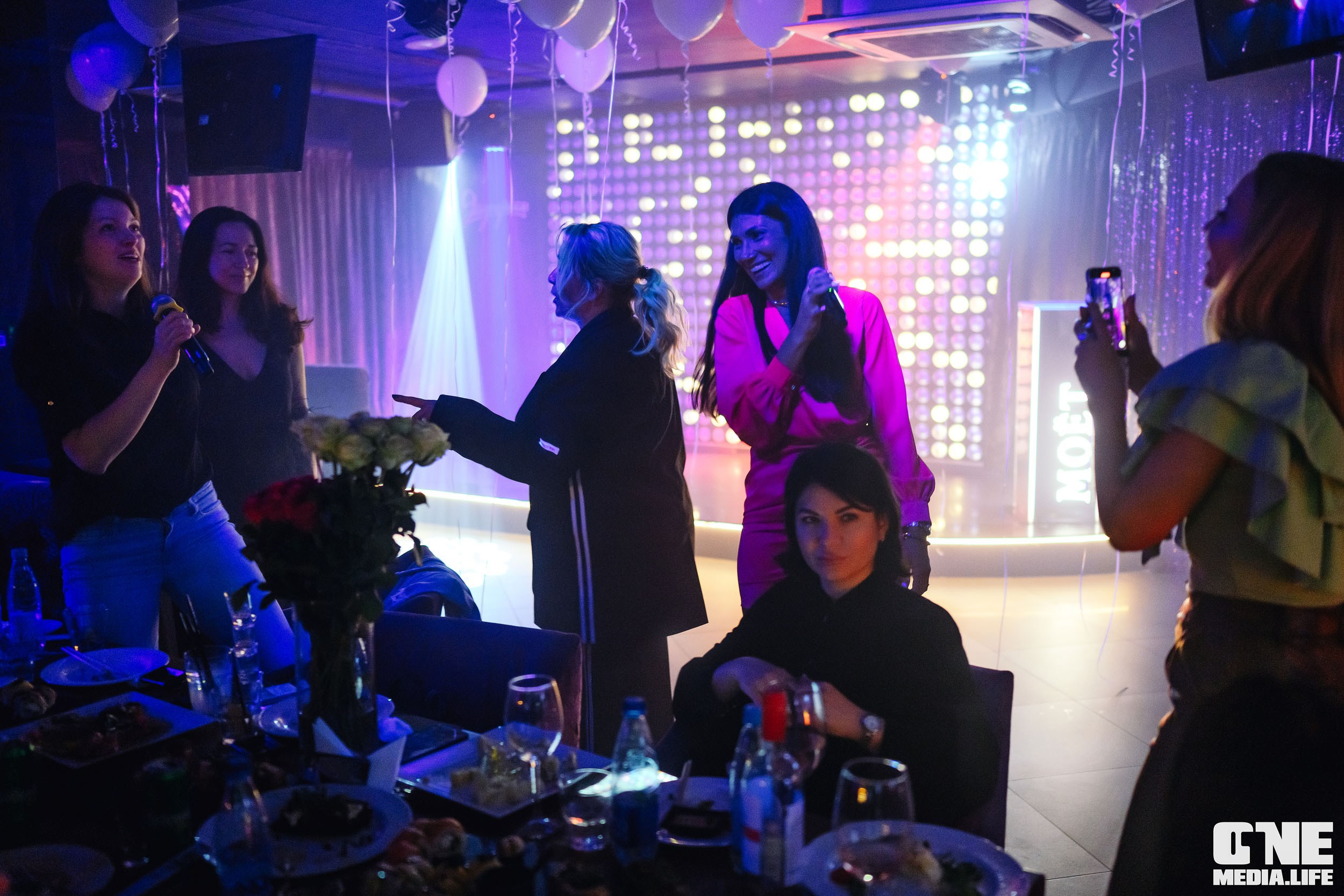 Фоторепортаж из караоке-клуба Эйфория. One Media Life: фоторепортажи, фотоотчеты с мероприятий и заведений