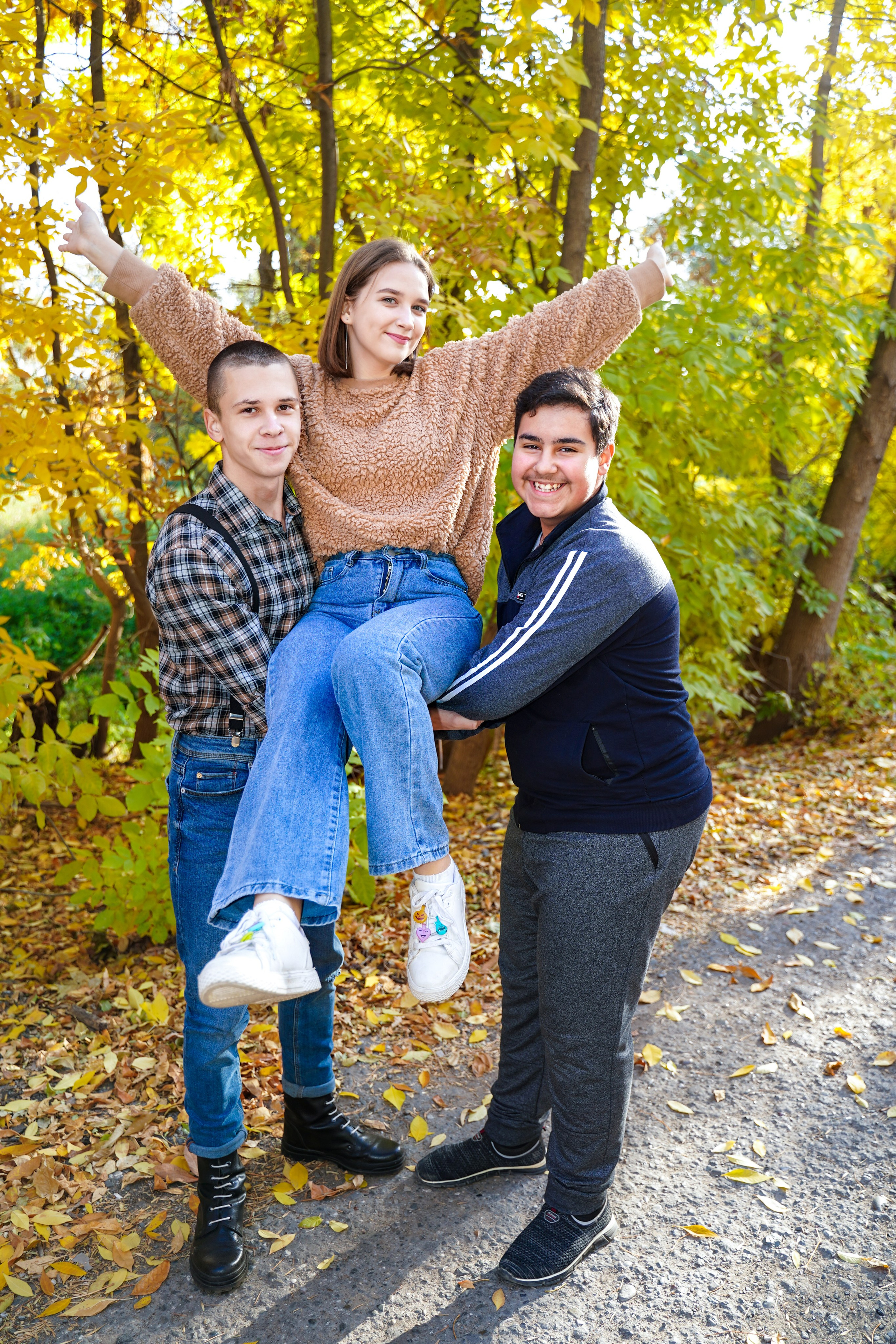 9 — 11 классы. Фотографы в г. Астрахань Сергей и Елена Бовтуновы