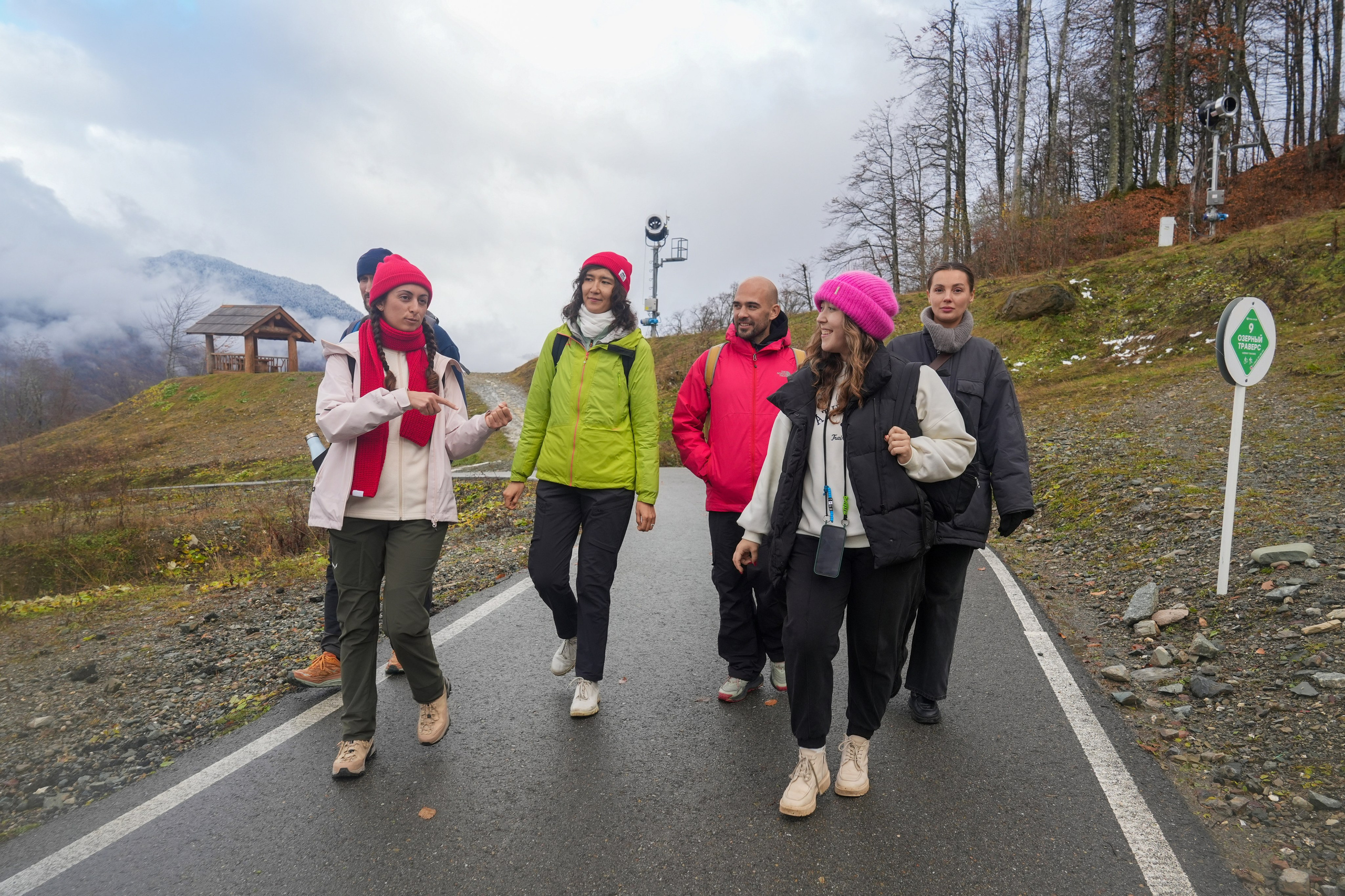 MICE мероприятие — хайкинг на курорте Роза Хутор. Репортажный фотограф в Красной Поляне и Сочи Павлюченко Екатерина