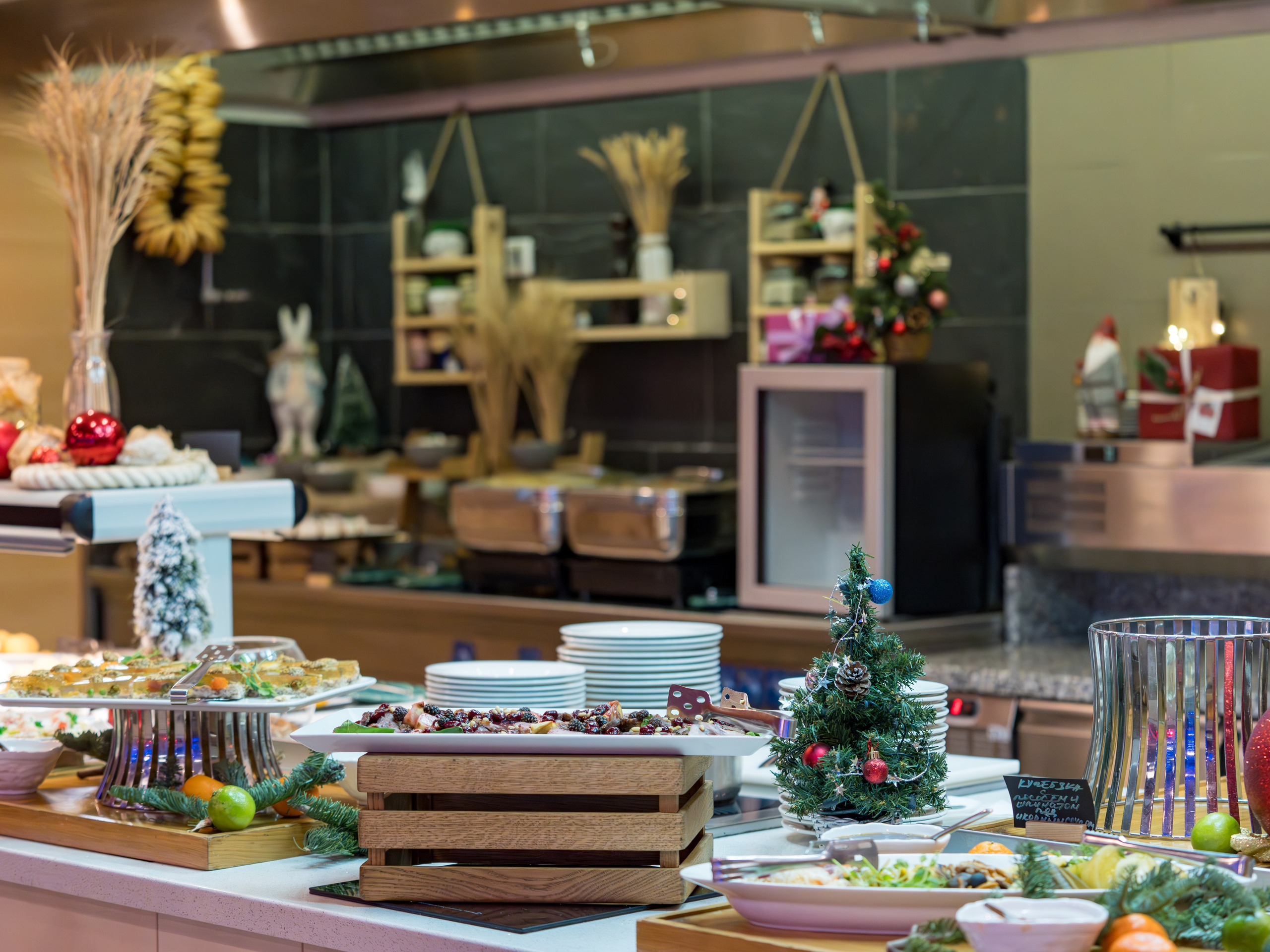 Новый год 2024 в ресторане Эрбелия. Репортажный фотограф в Красной Поляне и Сочи Павлюченко Екатерина