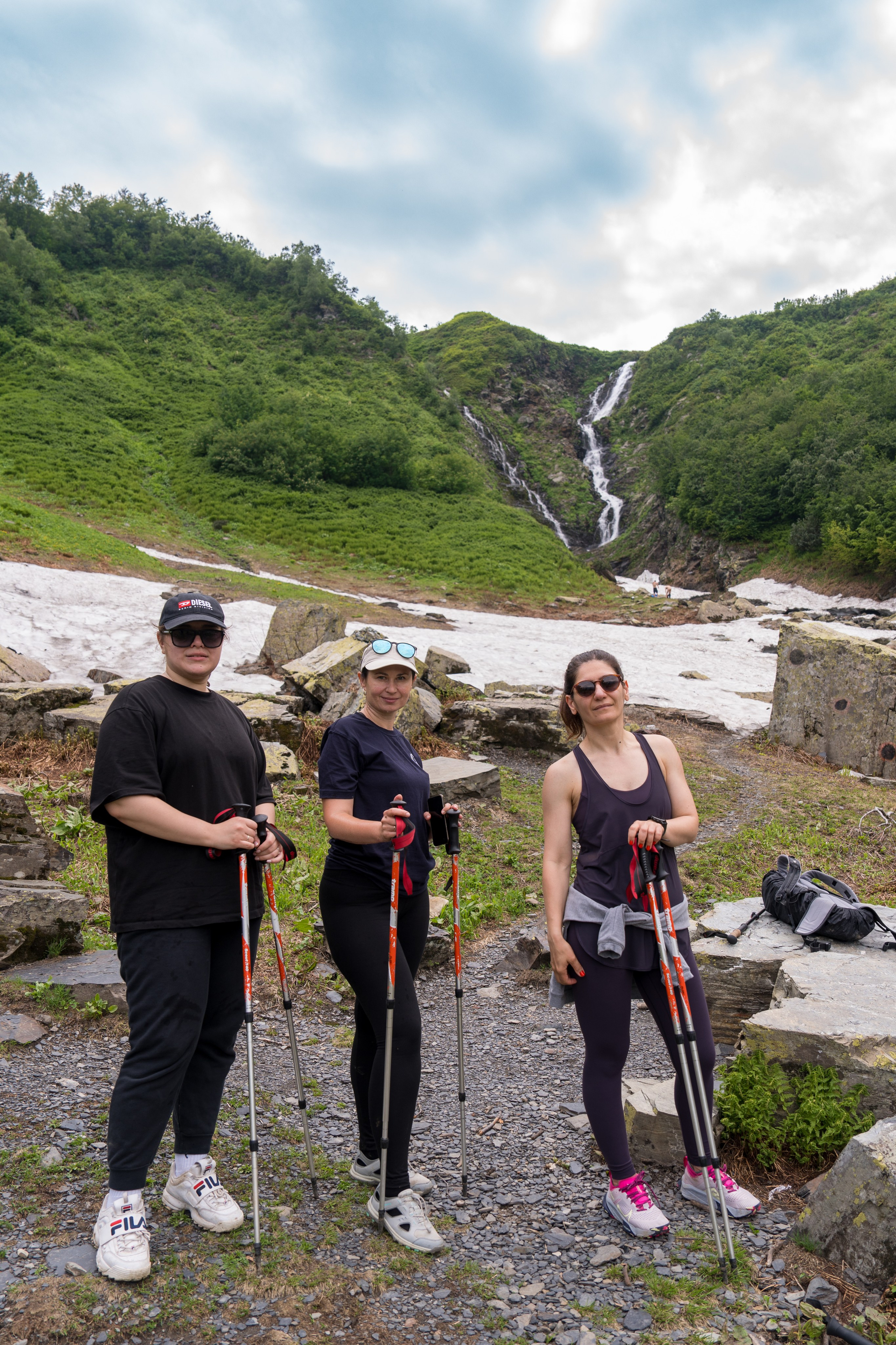 MICE мероприятие для компании «Доставка морем»: хайкинг к Ачипсинским водопадам. Репортажный фотограф в Красной Поляне и Сочи Павлюченко Екатерина