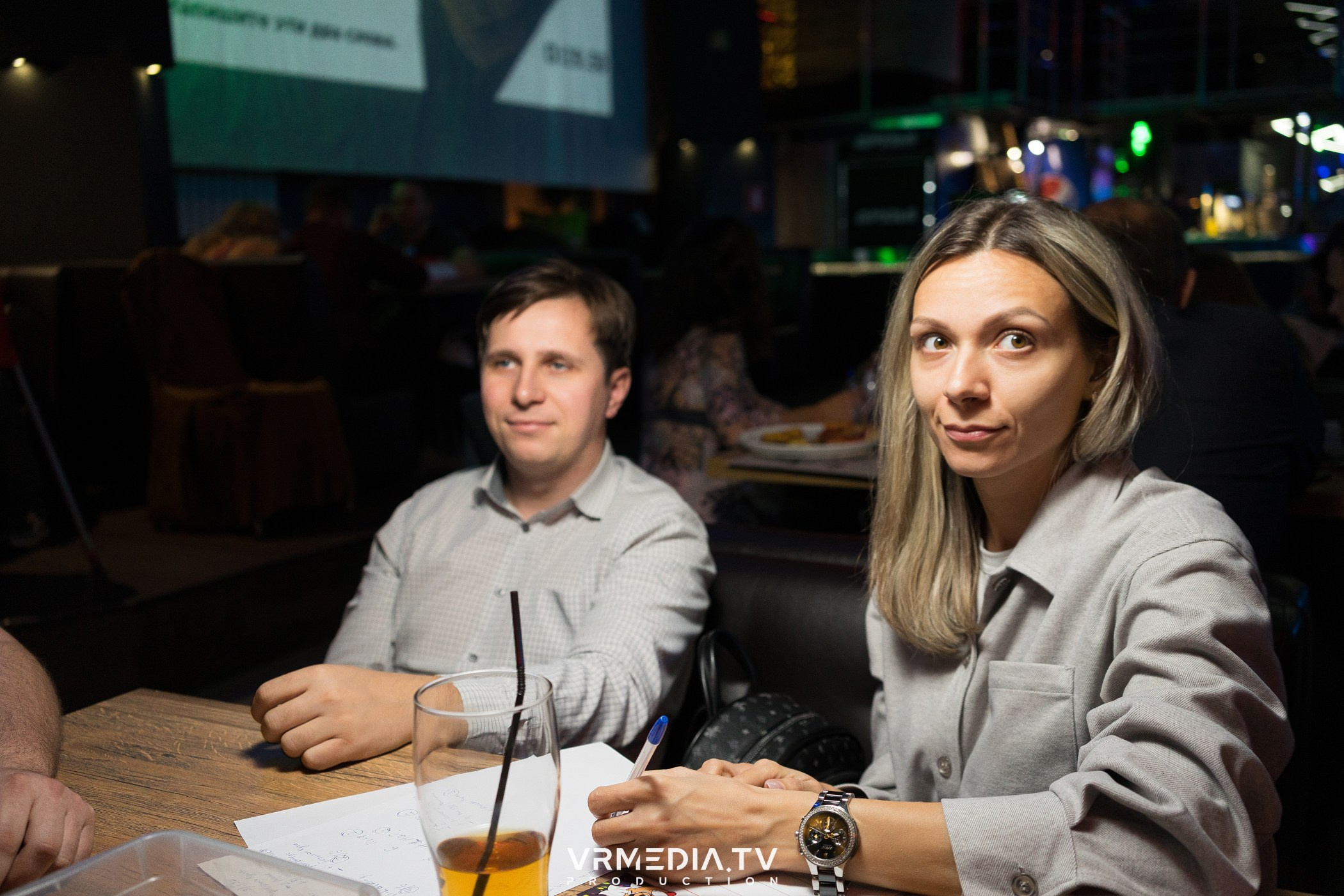 Эйнштейн Party в баре «Друзья»