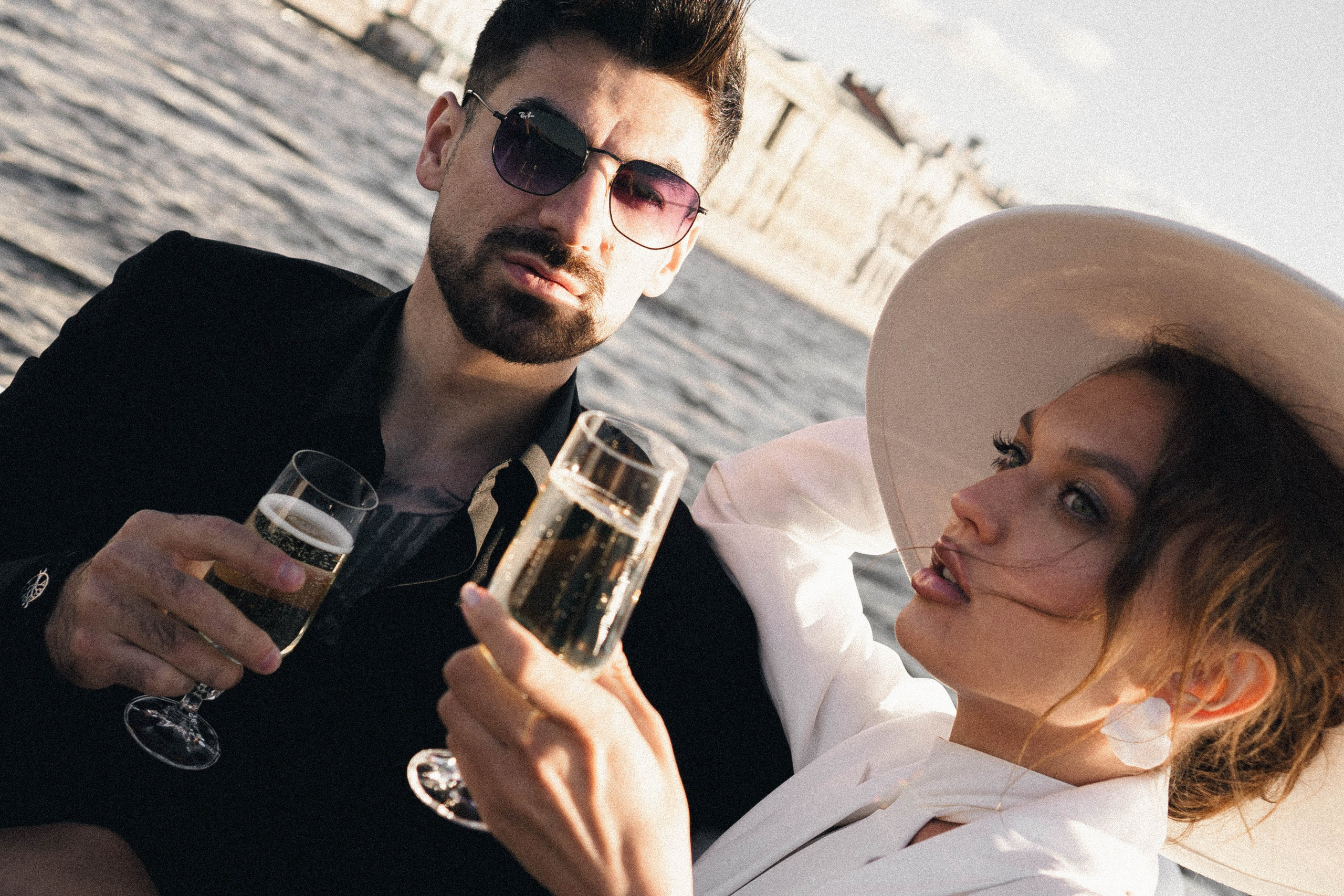 СВАДЕНБНАЯ СЬЕМКА НА КАТЕРЕ ПО КАНАЛАМ САНКТ-ПЕТЕРБУРГА И В АКВАТОРИИ НЕВЫ. Профессиональный фотограф, Санкт-Петербург — Виктория Богомолова