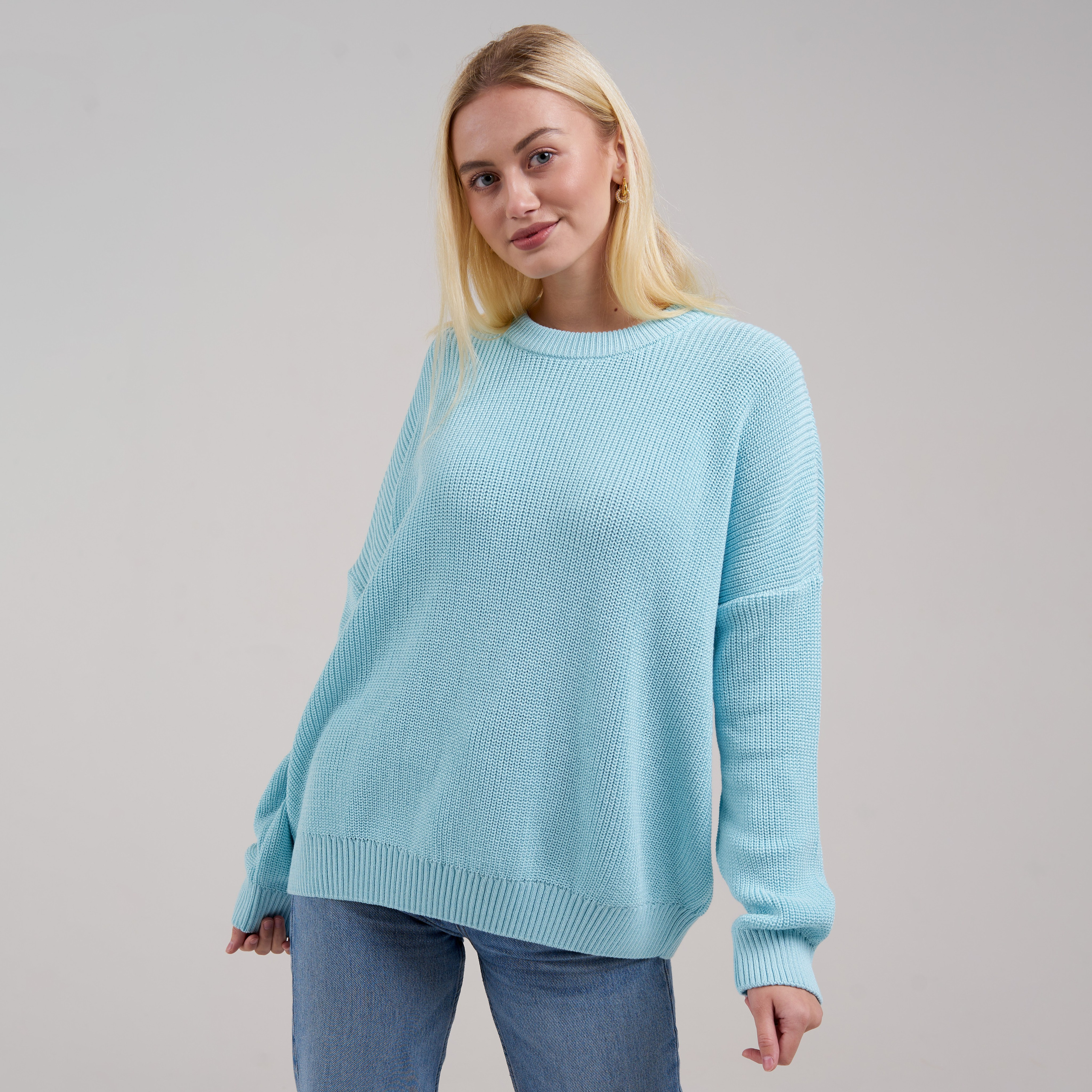 Съемка для рекламы одежды на маркетплейсах. Фотограф Екатеринбург Кокшарова Александра