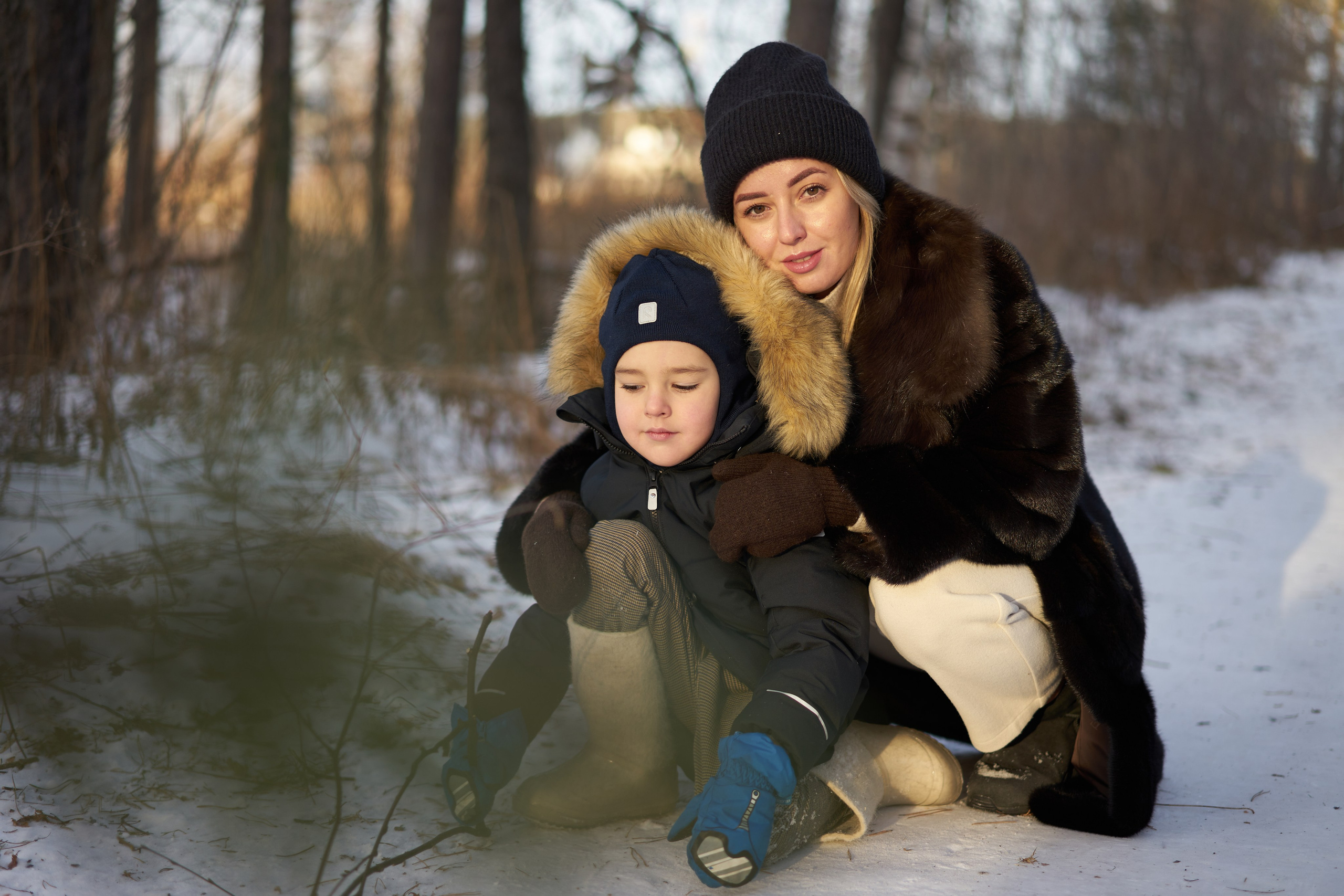 Семейная фотосессия зимой в лесу. Фотограф Екатеринбург Кокшарова Александра
