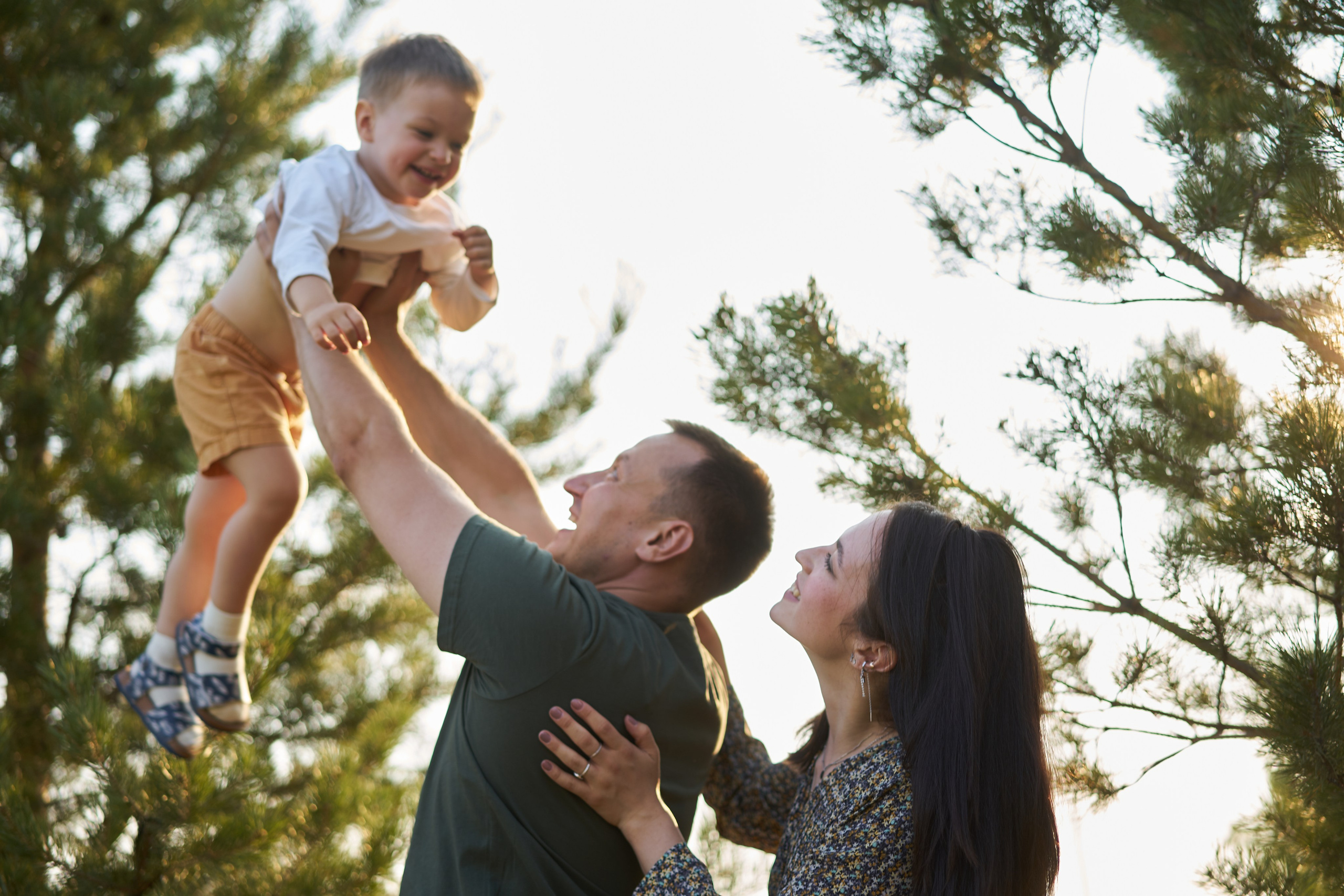 Семейная фотосессия летом в парке. Фотограф Екатеринбург Кокшарова Александра