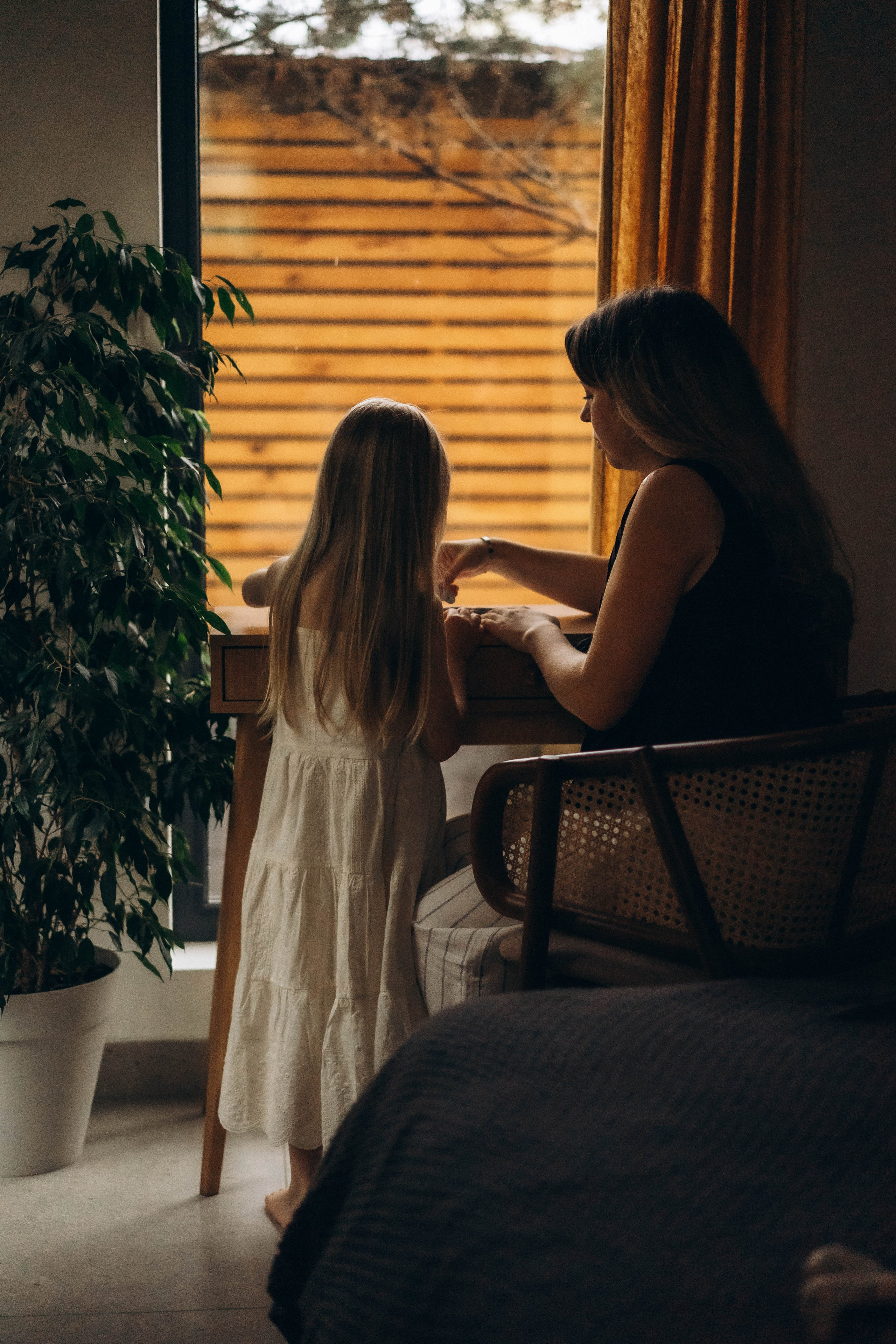 Фотосессия домашняя мама и дочка. Фотограф Екатеринбург Кокшарова Александра