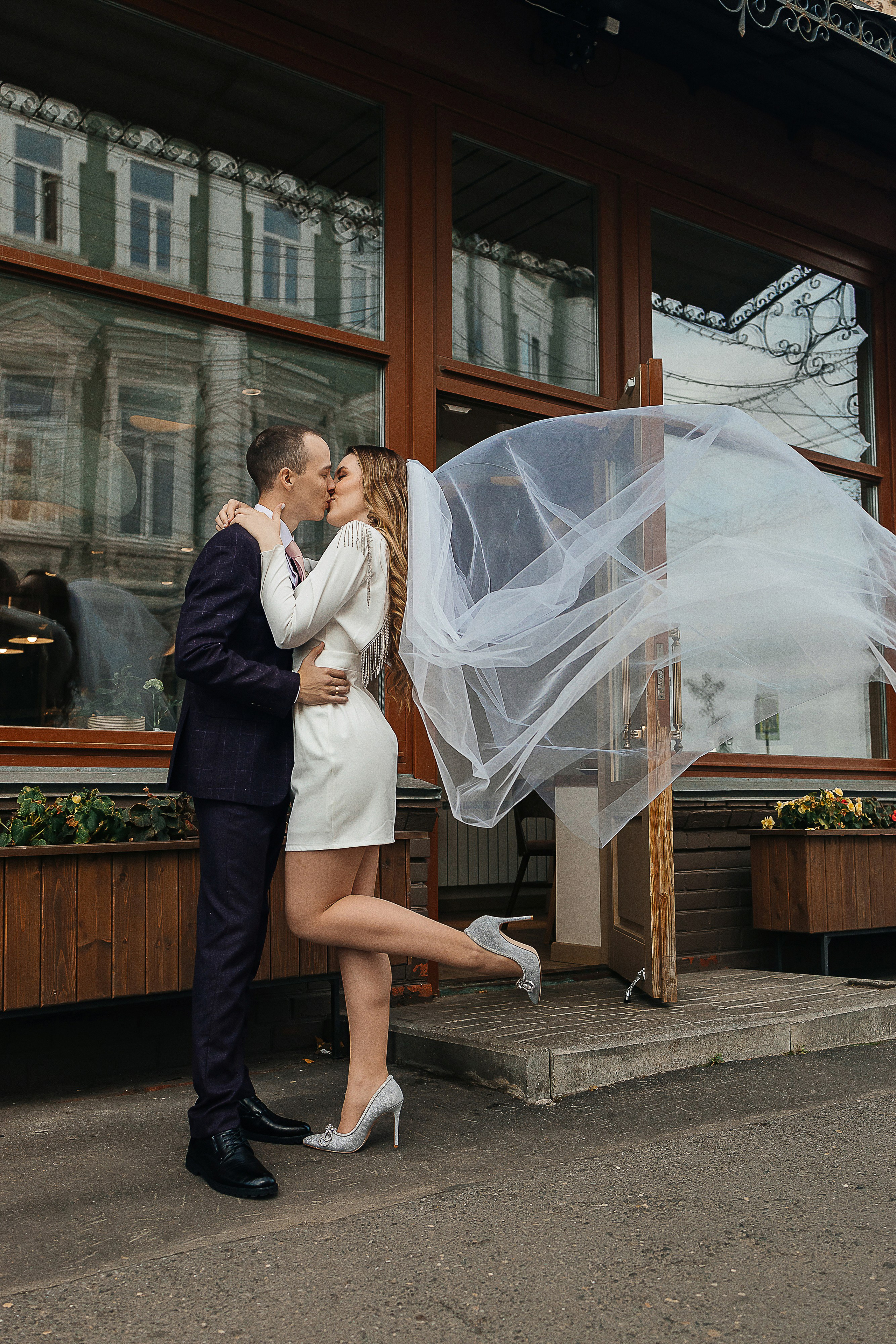 Роскошная выездная церемония в отеле. Олег Сверчков | Свадебный фотограф Вологда