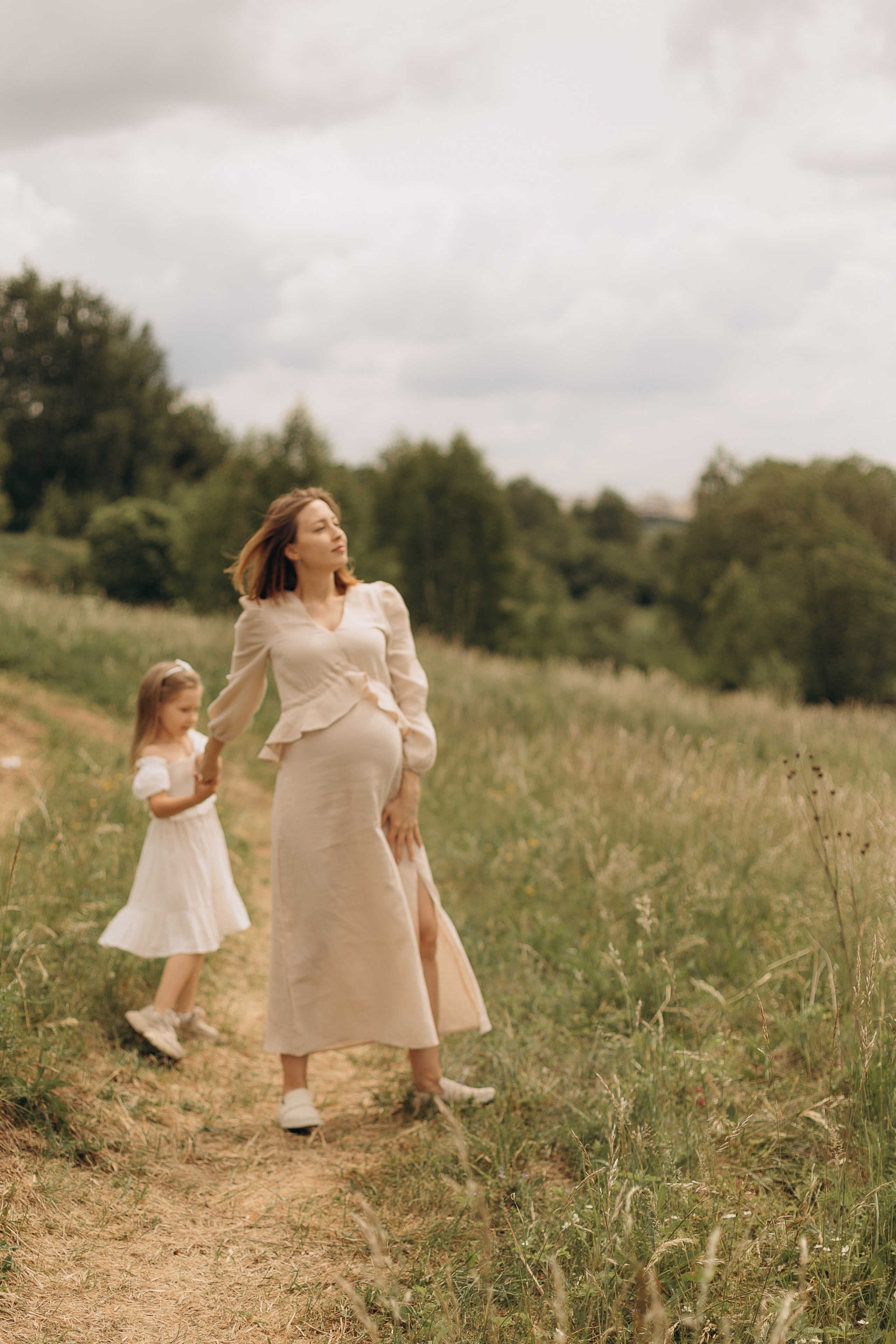 Мама и дочка на холмах. Детский и семейный фотограф в Москве Светлана Шабалина