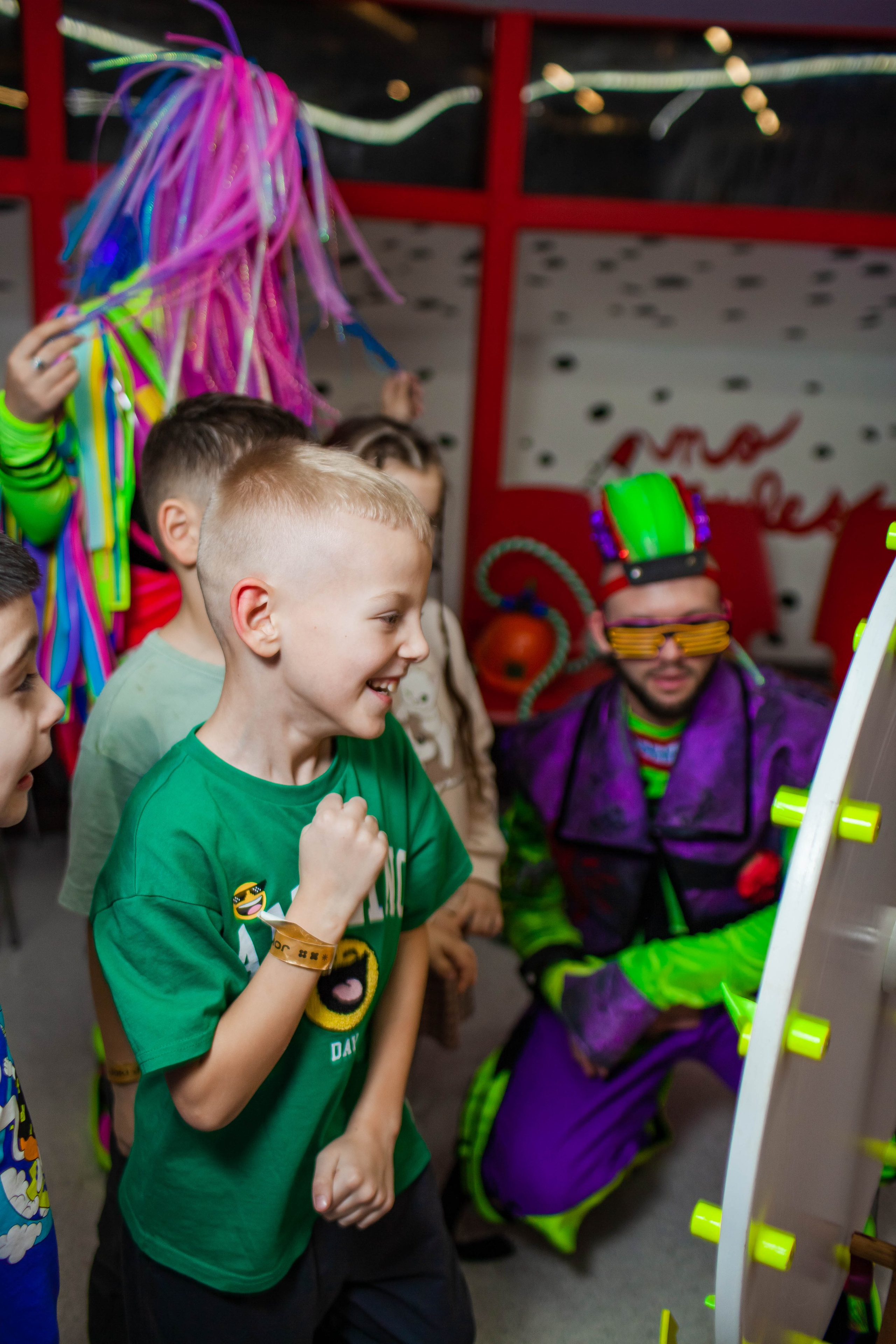 Неон Челендж День рождения Ярослава. Детский и семейный фотограф в Санкт-Петербурге Елизавета Сорокина