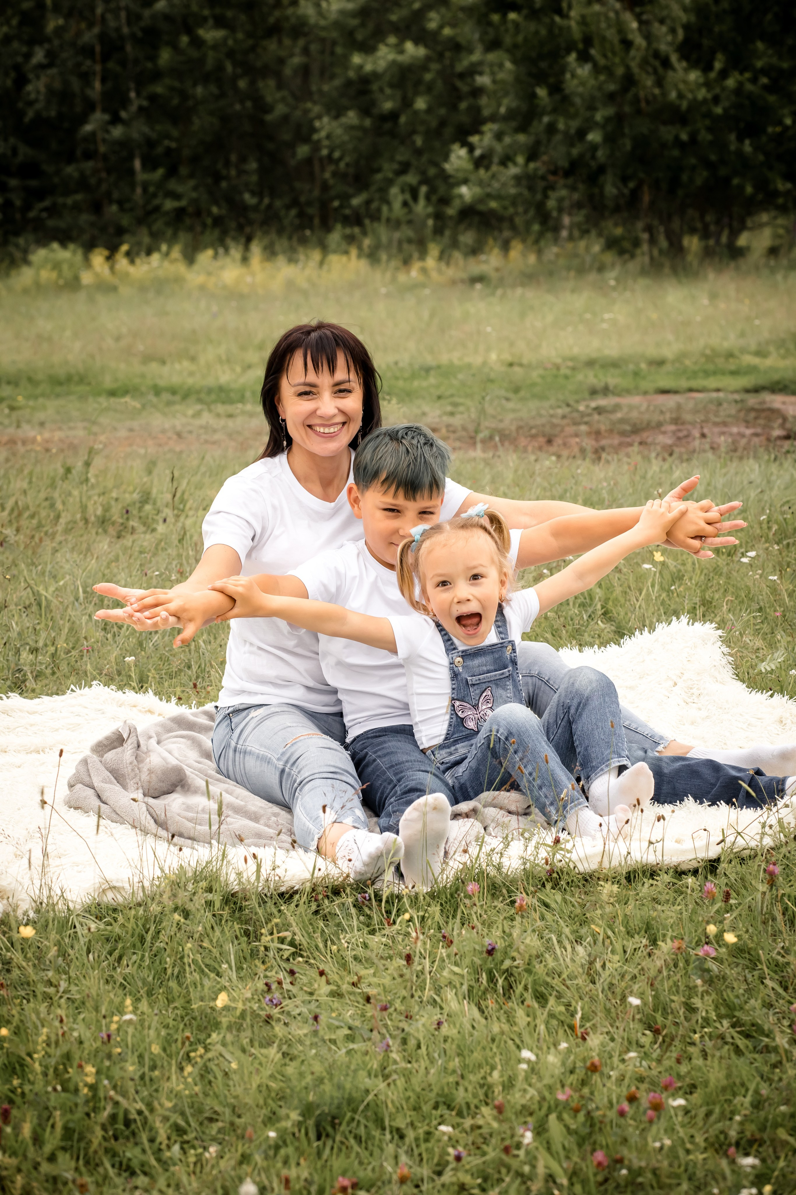 Катя с детками