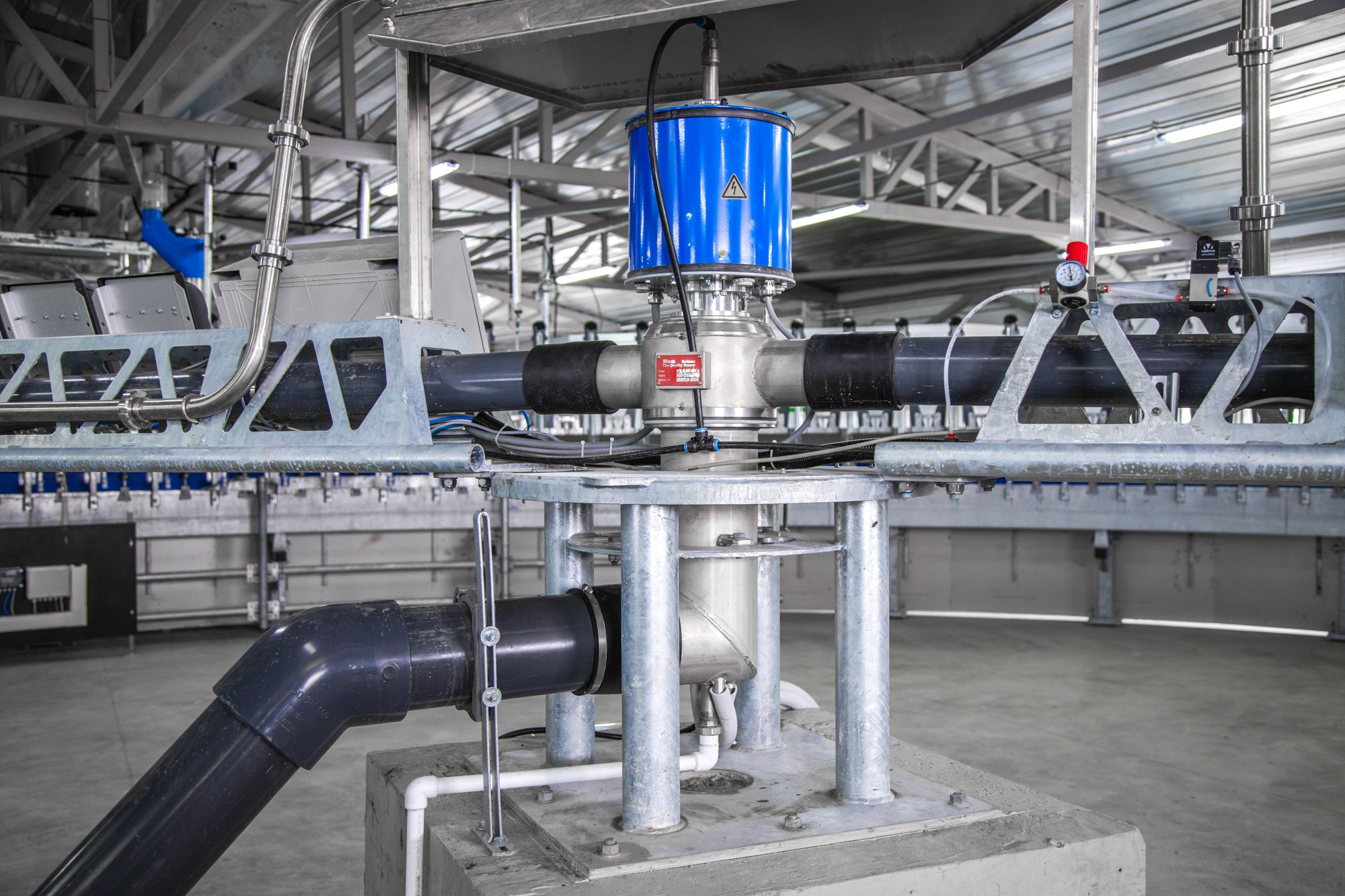 Открытие карусели для дойки скота. Репортажный, промышленный и маркетплейс-фотограф Дмитрий Чернат