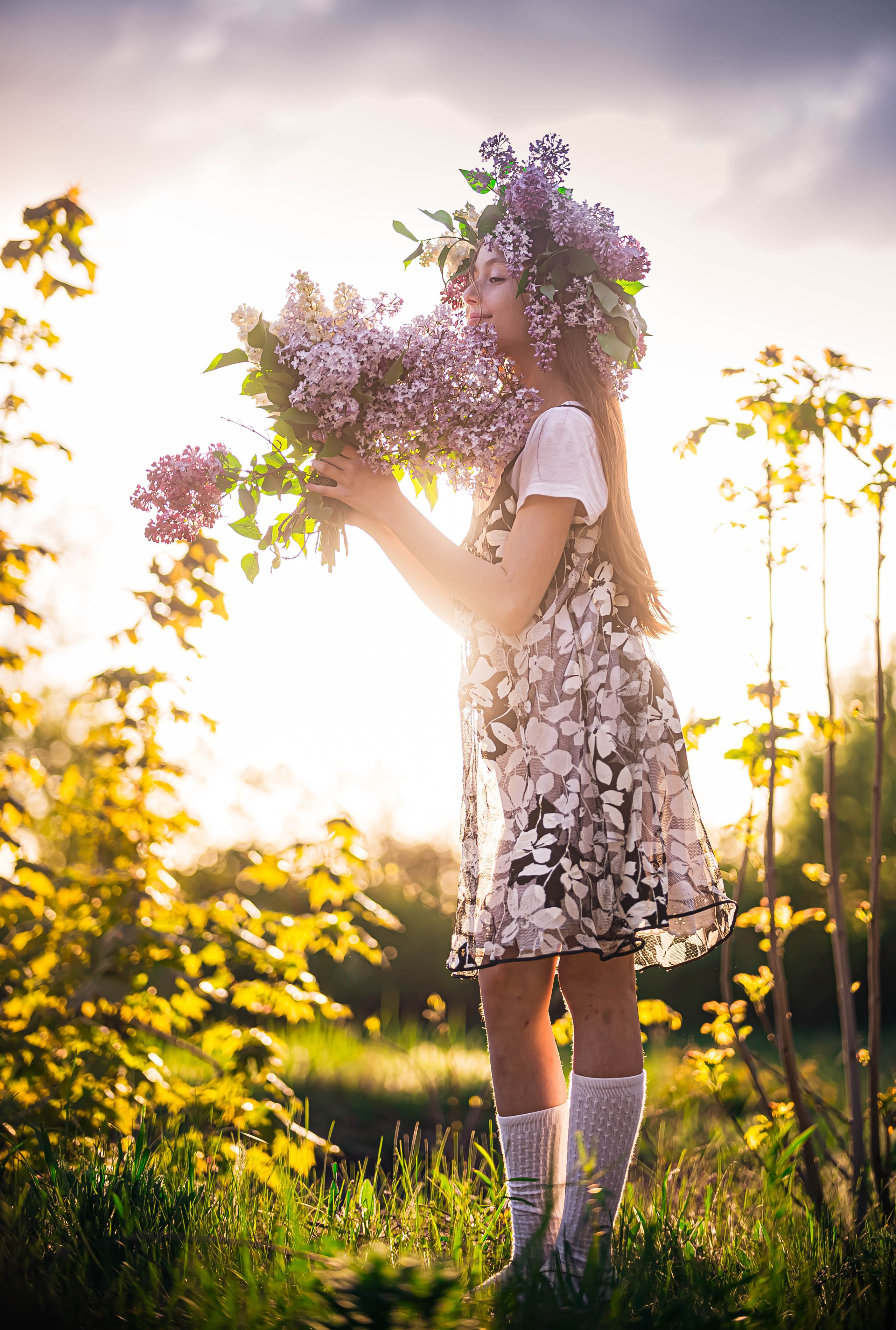 Анютка в сиреньке. Арт-фотограф Евгений Матвиенко