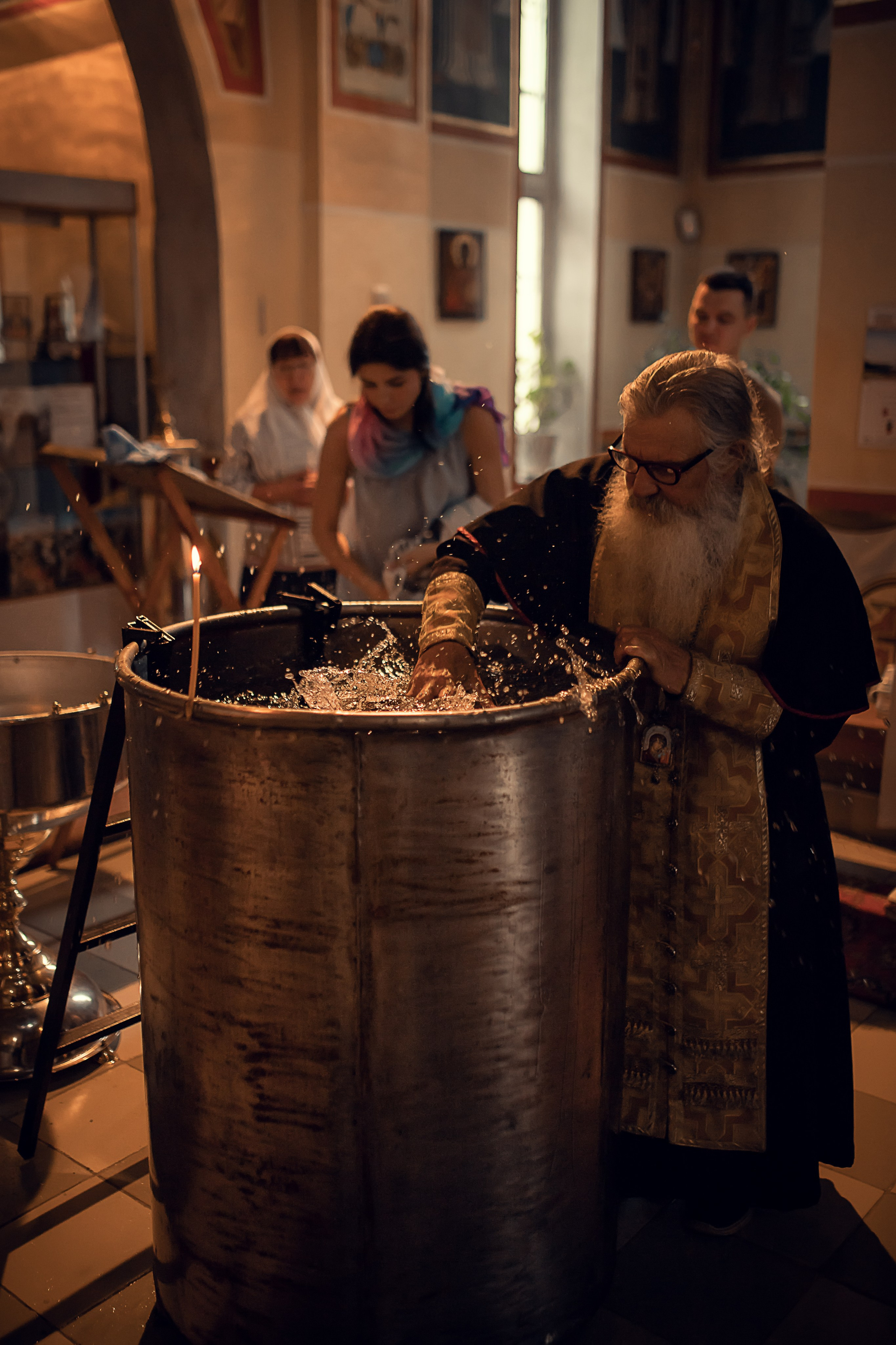 Крещение Михаила и Светланы в Храме во имя святителя Николы Чудотворца. Екатерина Крапивина фотограф церковных Таинств в Нижний Новгороде