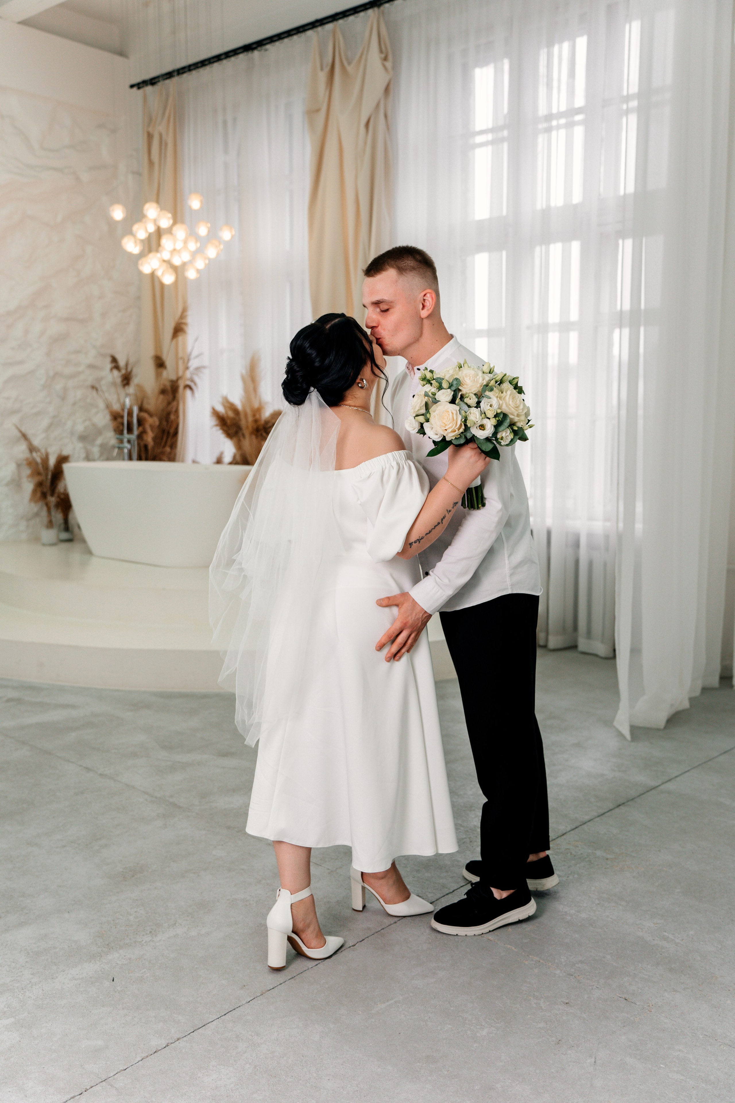 Студийная свадебная история любви. Ваш семейный фотограф в Минске — Вика Трегубова